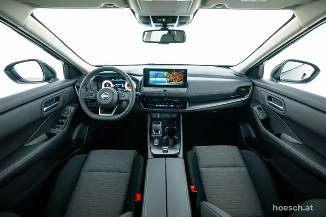 Nissan X-Trail view 5
