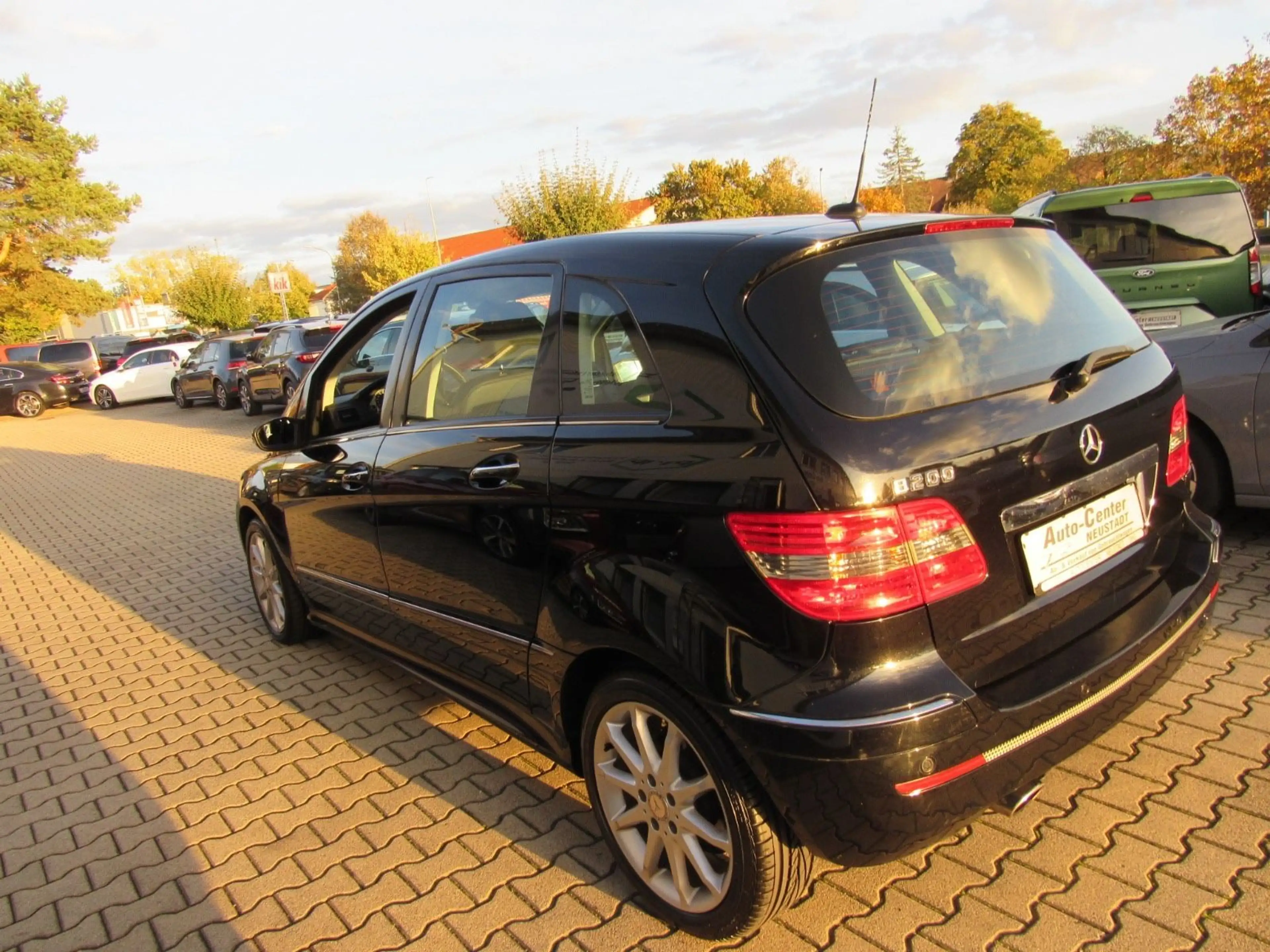 Mercedes-Benz B 200 PDC/KLIMAA/SHZ/NAVI/XENON — photo 5