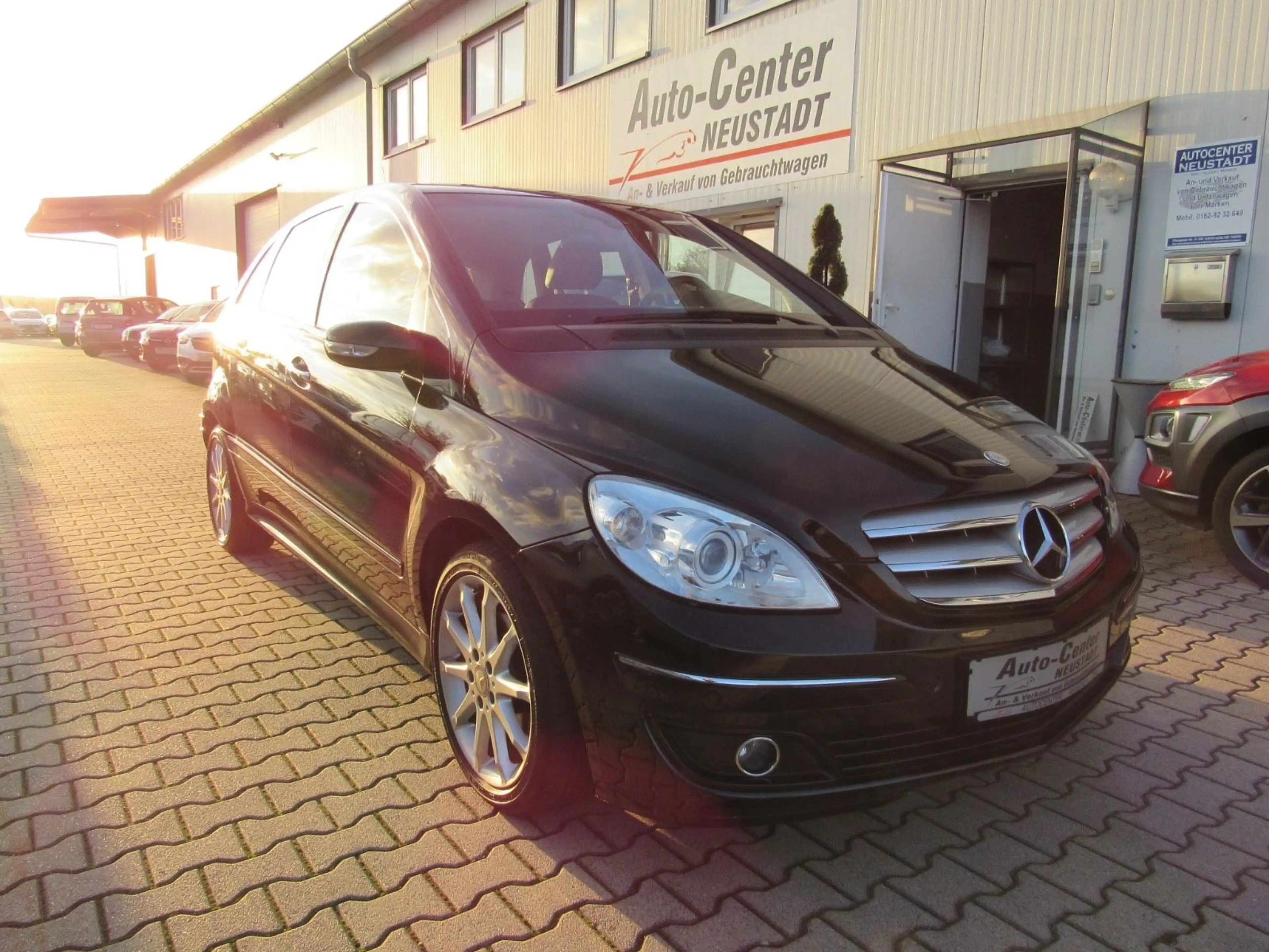 Mercedes-Benz B 200 PDC/KLIMAA/SHZ/NAVI/XENON — photo 10