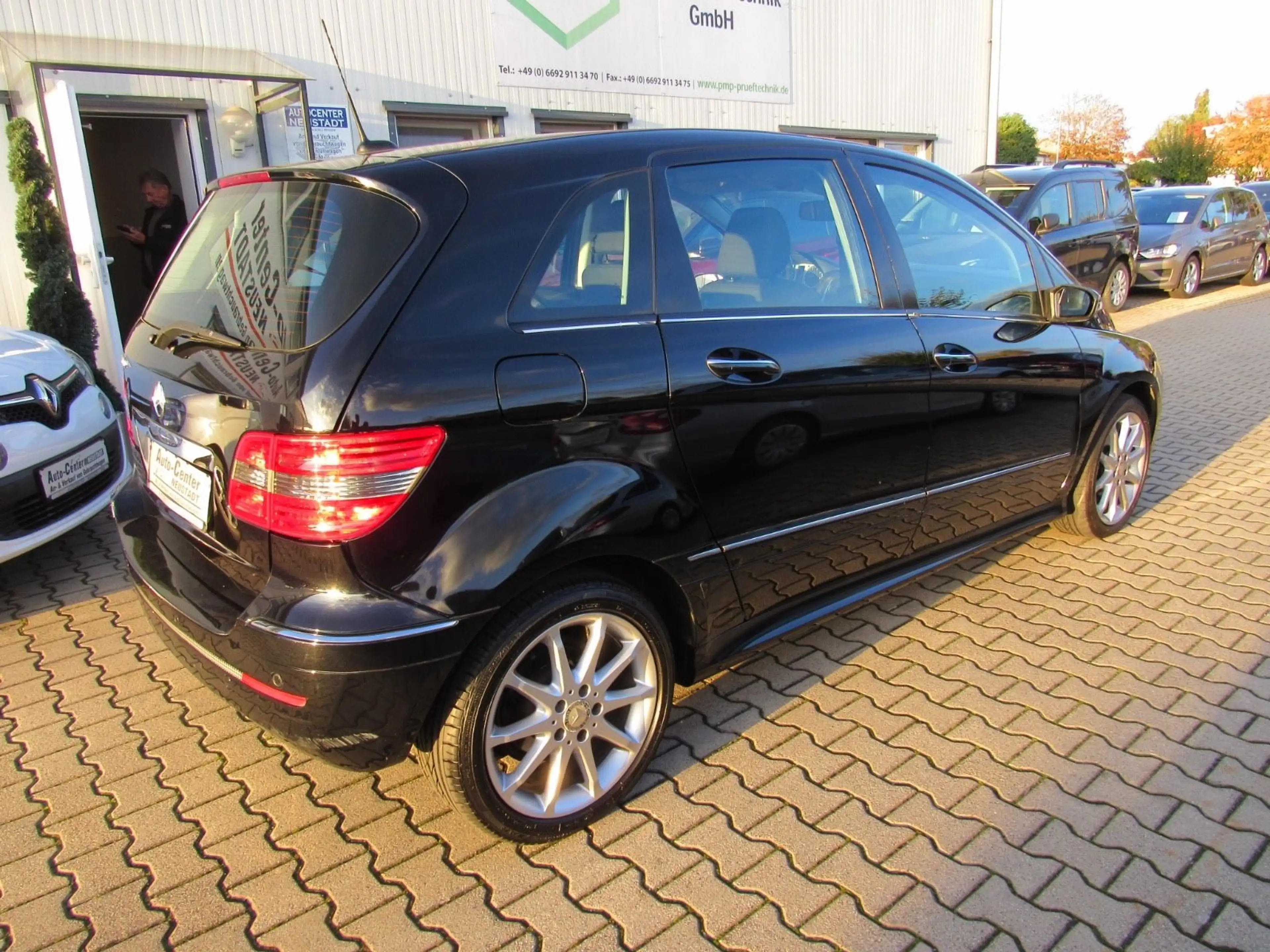 Mercedes-Benz B 200 PDC/KLIMAA/SHZ/NAVI/XENON — photo 9