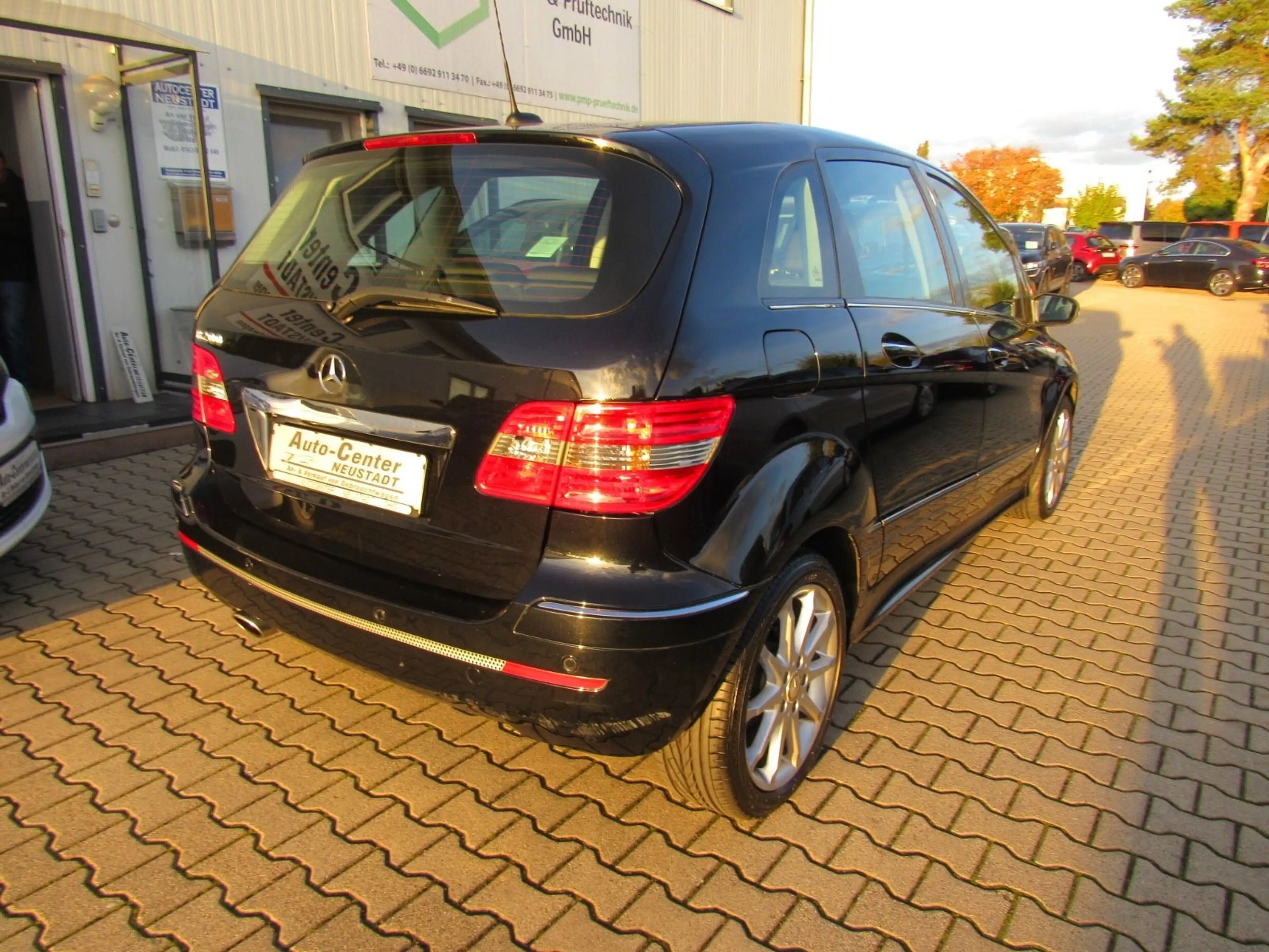 Mercedes-Benz B 200 PDC/KLIMAA/SHZ/NAVI/XENON — photo 3