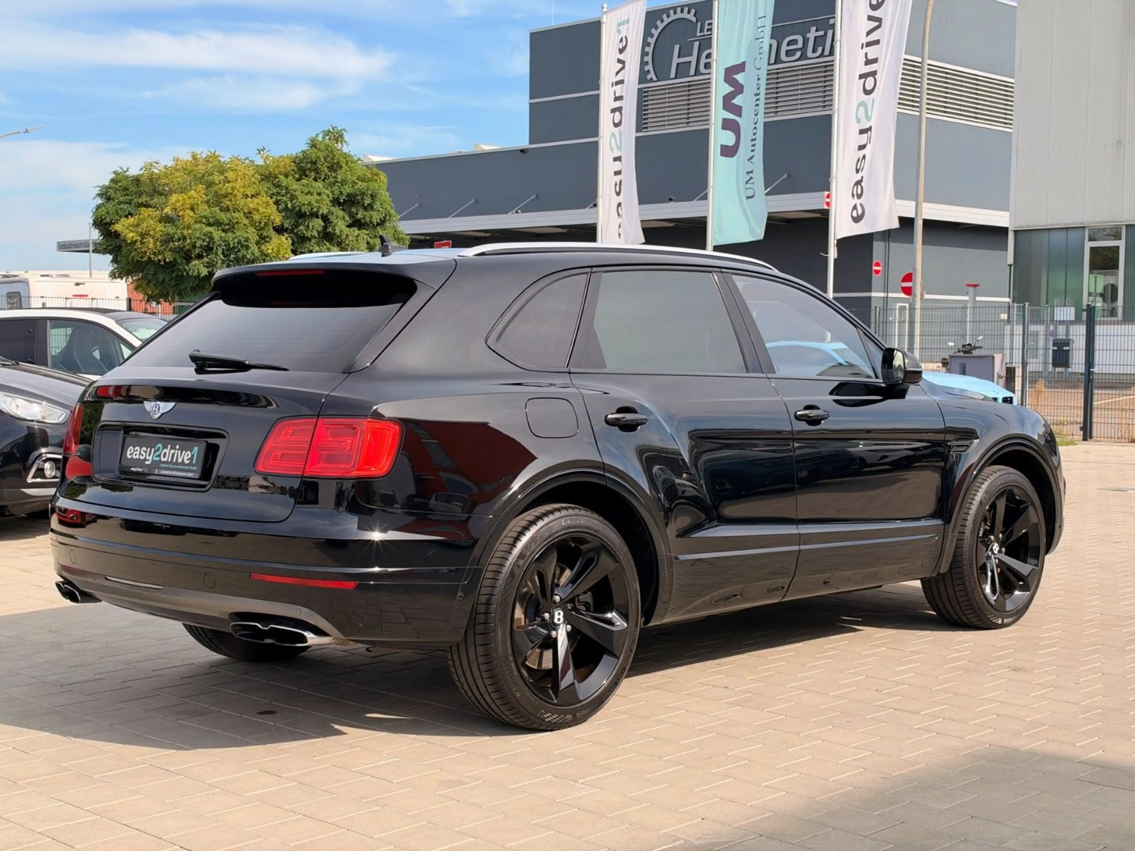 Bentley Bentayga 4.0 V8 4WD/SOFT-CLOSE/HUD/ACC/PANO/360° — photo 4