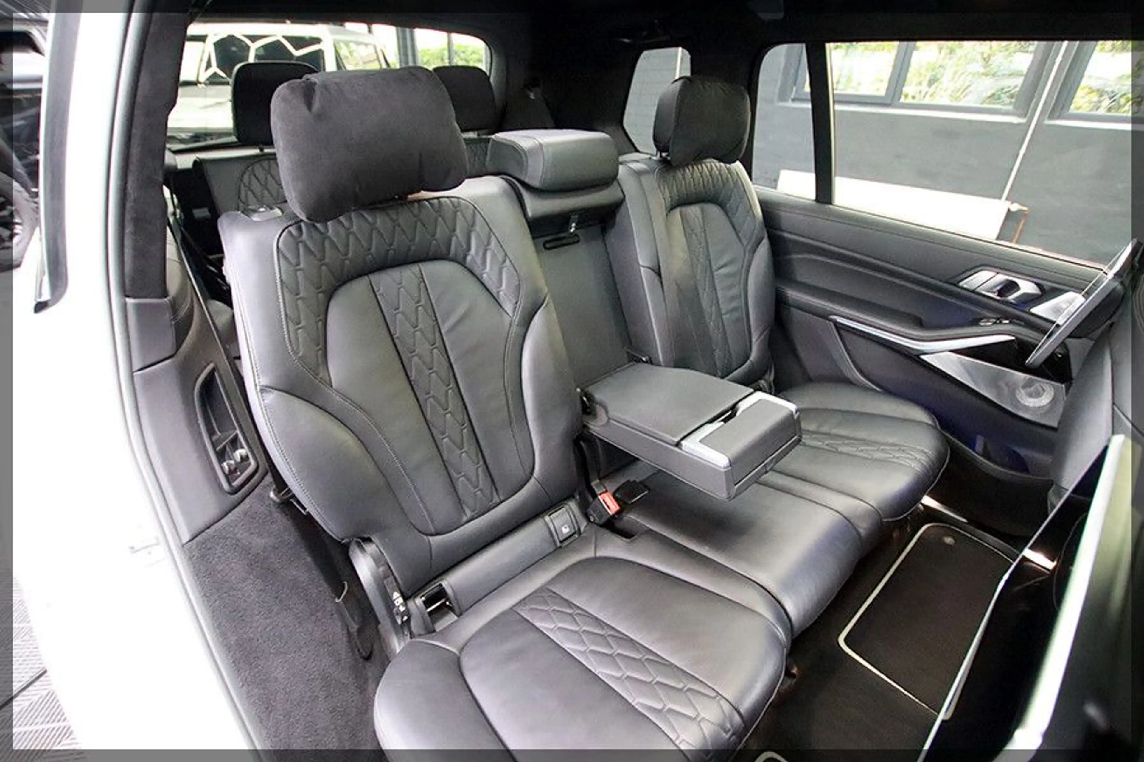 Alpina XB7 4.4 PANO / CAM / TV / PDC / NAVI / HUD — photo 14