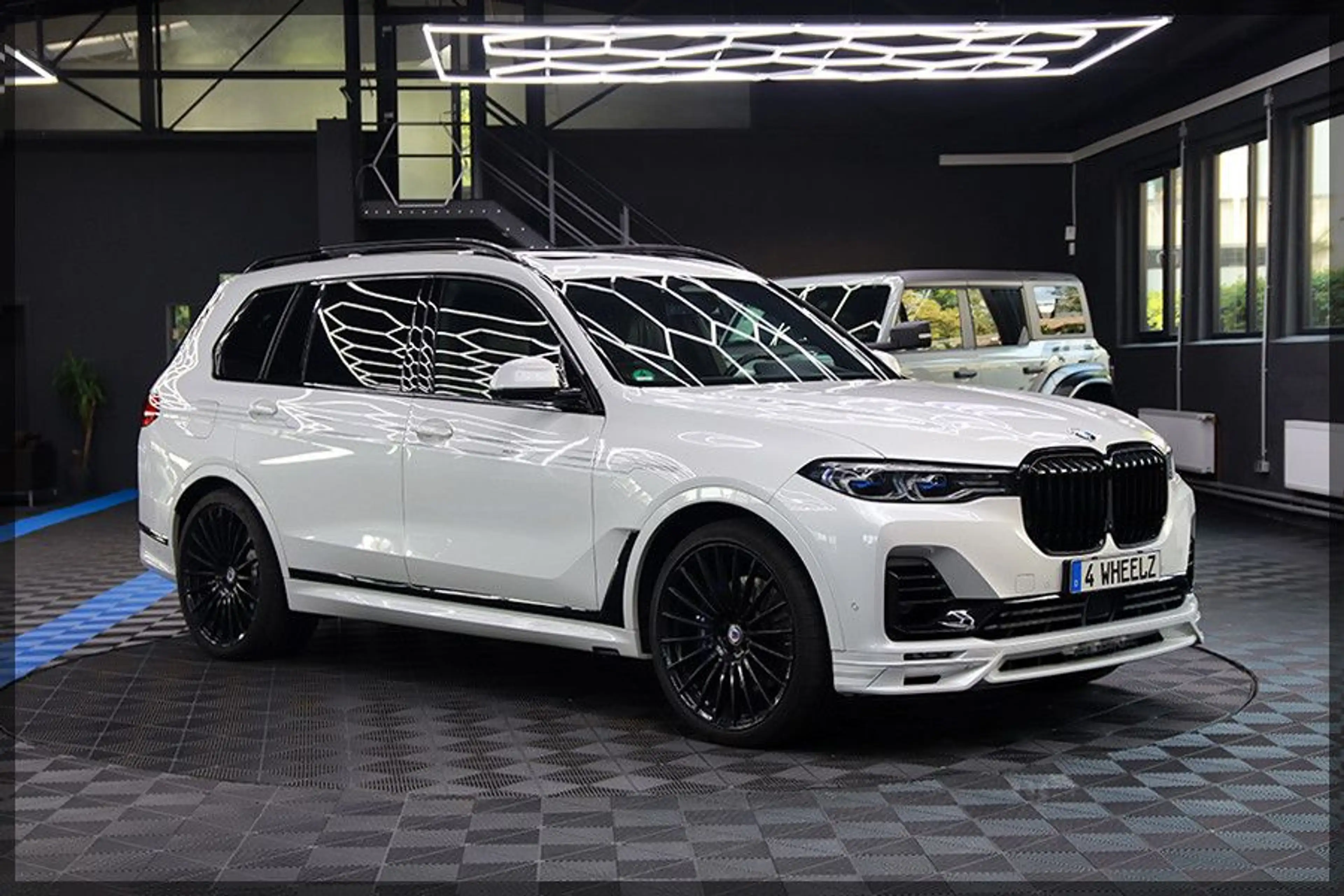 Alpina XB7 4.4 PANO / CAM / TV / PDC / NAVI / HUD