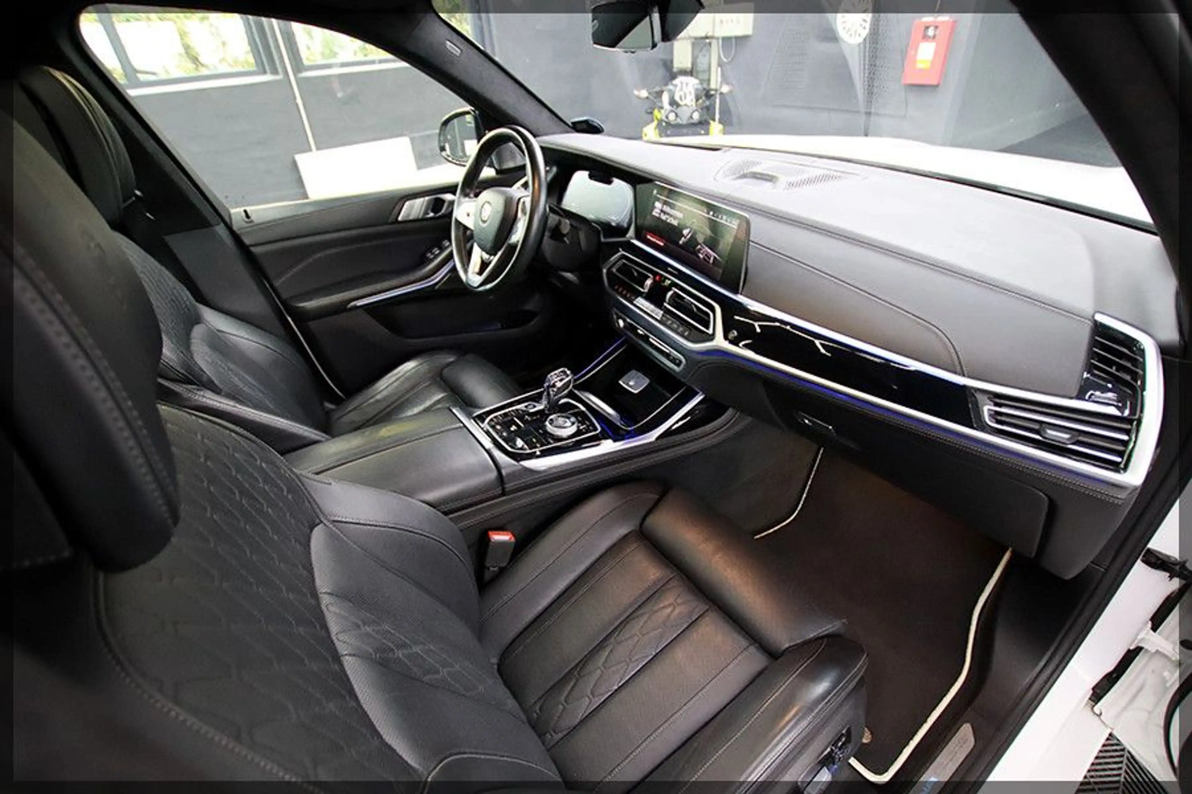 Alpina XB7 4.4 PANO / CAM / TV / PDC / NAVI / HUD — photo 12
