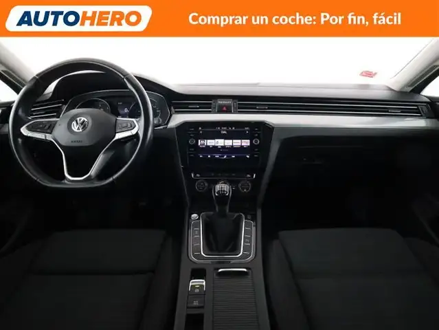 Volkswagen Passat view 13