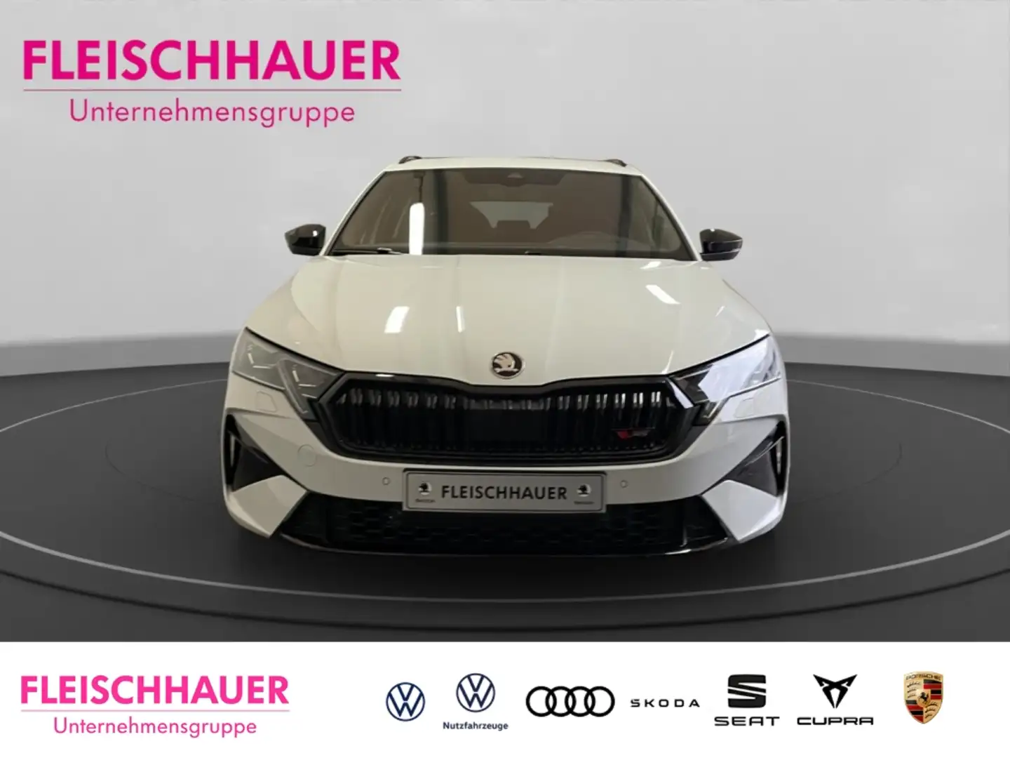 Skoda Octavia Combi RS AHK Pano Navi DCC Canton Assistenz Kamera Weiß - 2