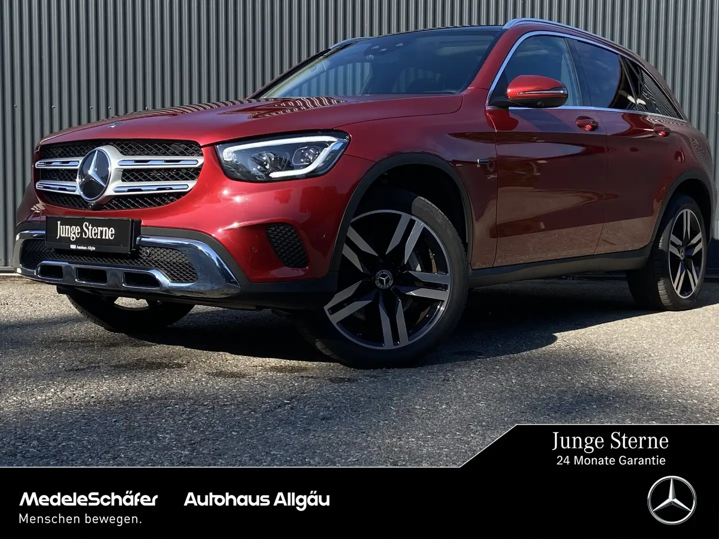 Mercedes-Benz GLC 300 GLC 300 e 4M Dist AHK Pan 360 MLed Amb Totw MBUX Rood - 1