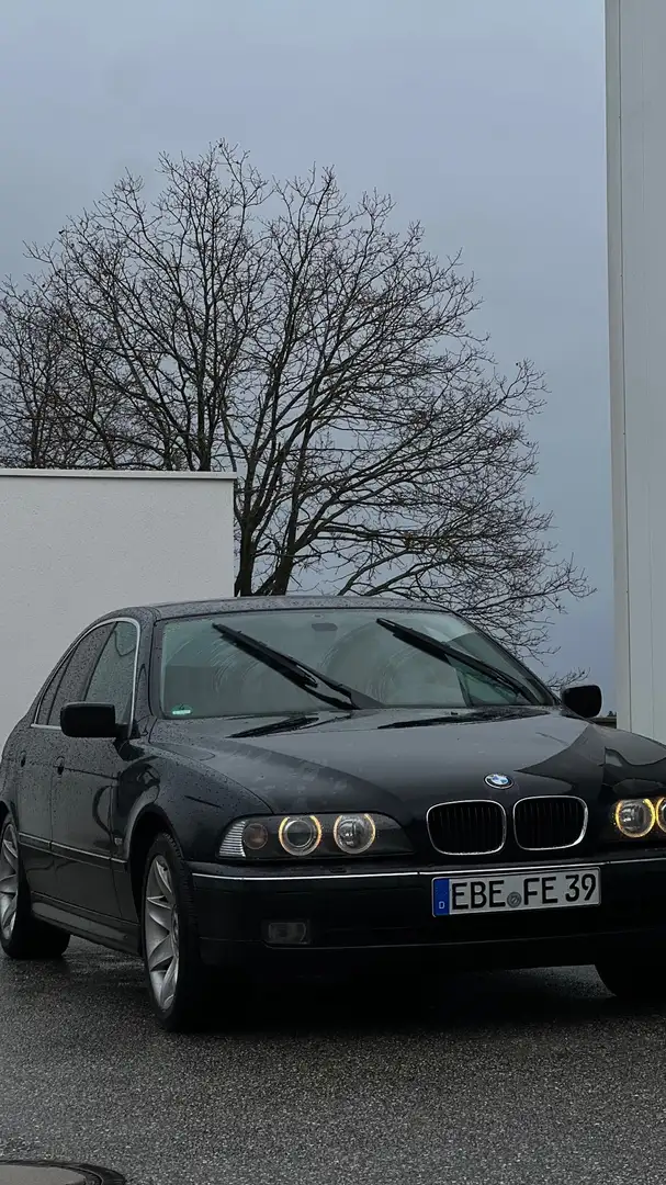 BMW 523 523i Schwarz - 1