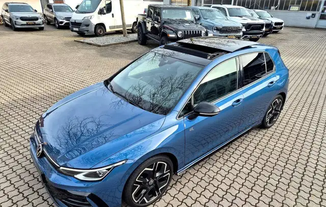 Volkswagen Golf view 3