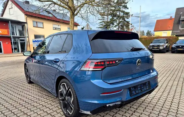 Volkswagen Golf view 6
