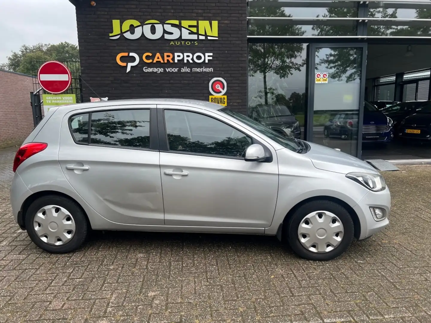 Hyundai i20 1.4I I-MOTION Šedá - 2