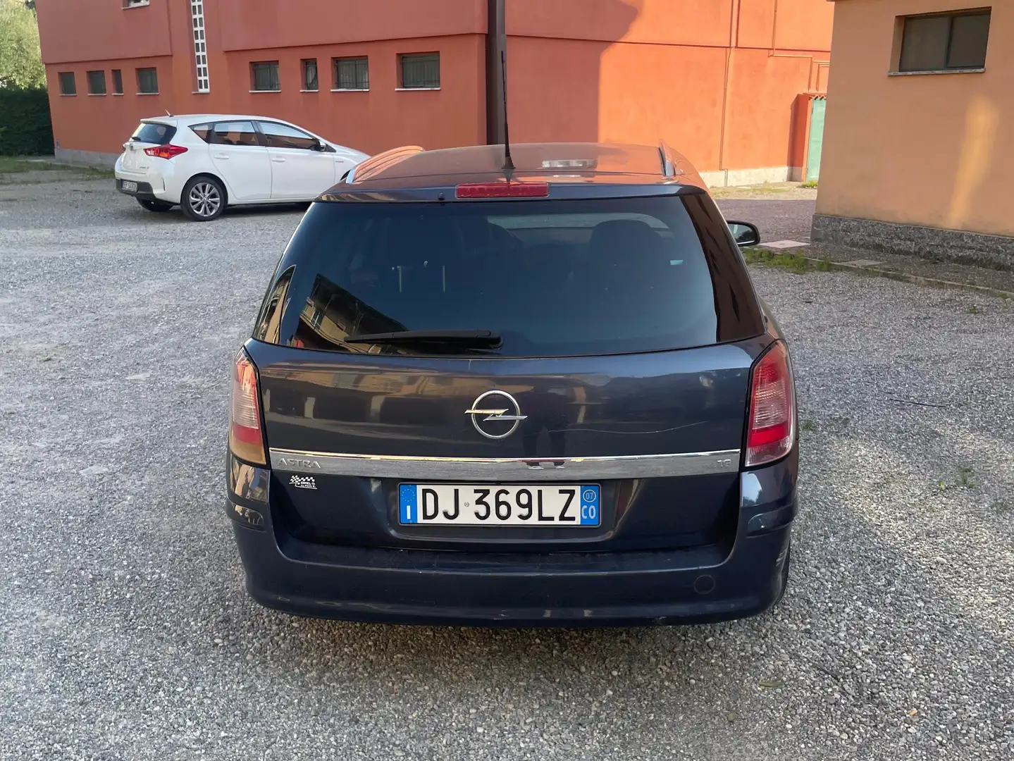 Opel Astra Astra SW 1.6 Cosmo 115cv Blu/Azzurro - 2