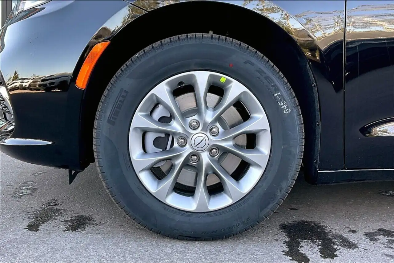 Chrysler Pacifica снимка Chrysler Pacifica