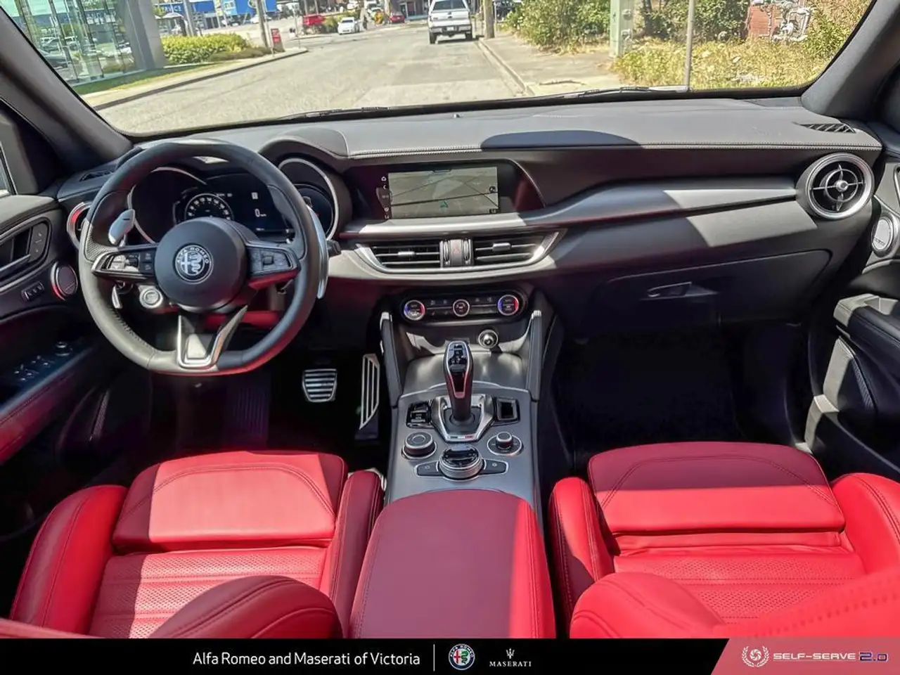 Alfa Romeo Stelvio снимка Alfa Romeo Stelvio