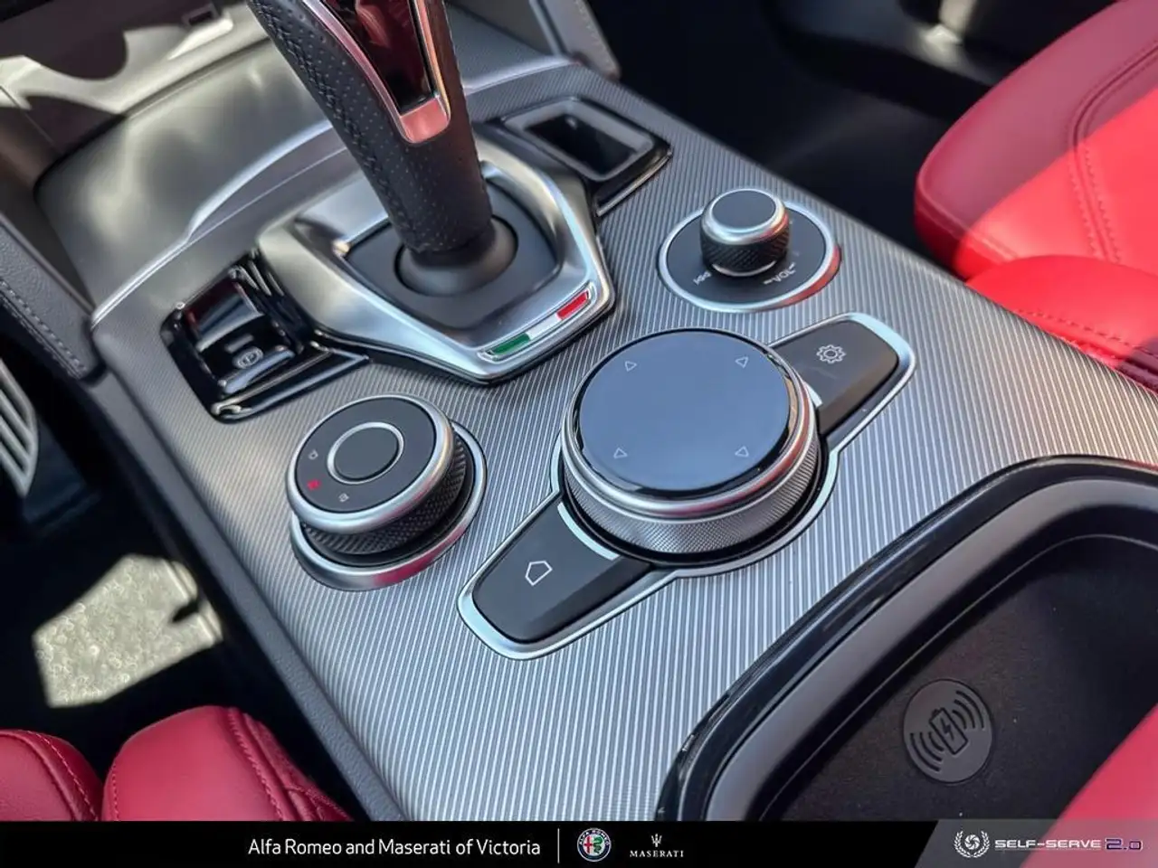 Alfa Romeo Stelvio снимка Alfa Romeo Stelvio