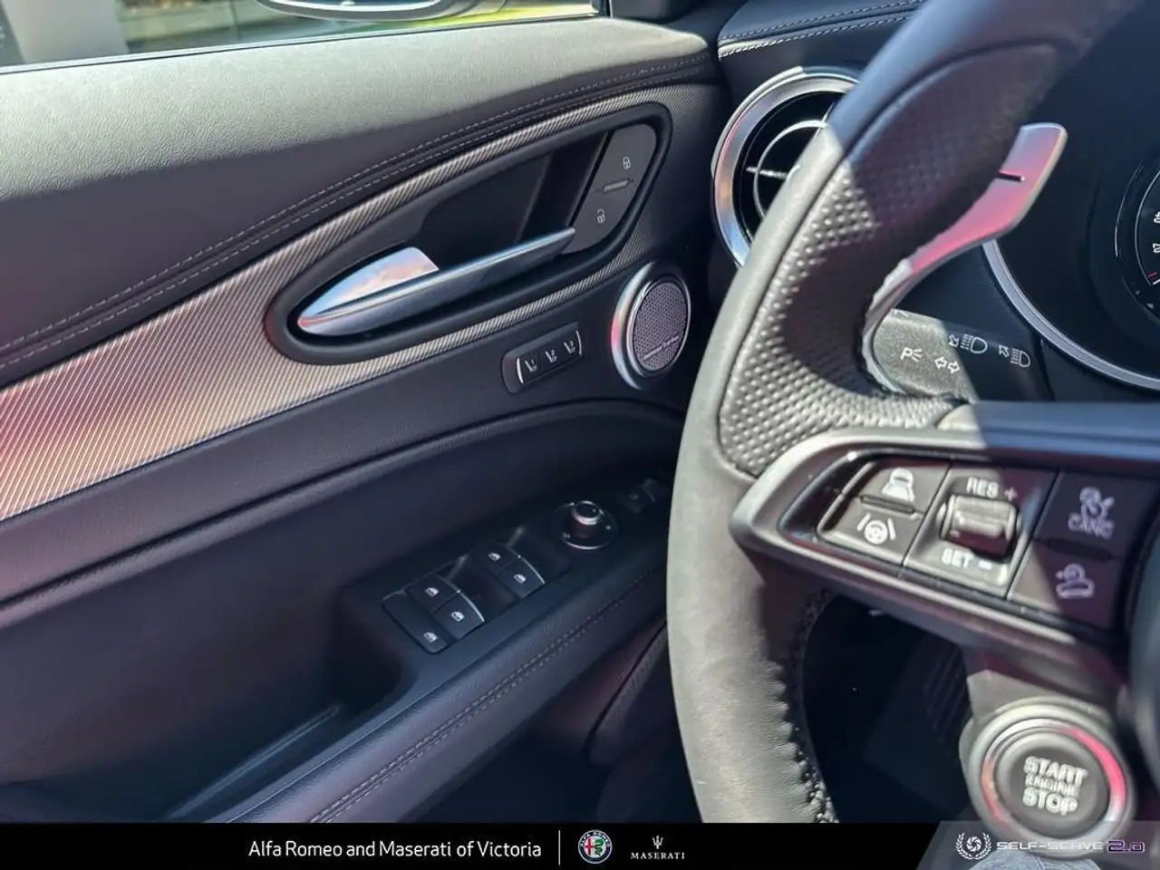Alfa Romeo Stelvio снимка Alfa Romeo Stelvio
