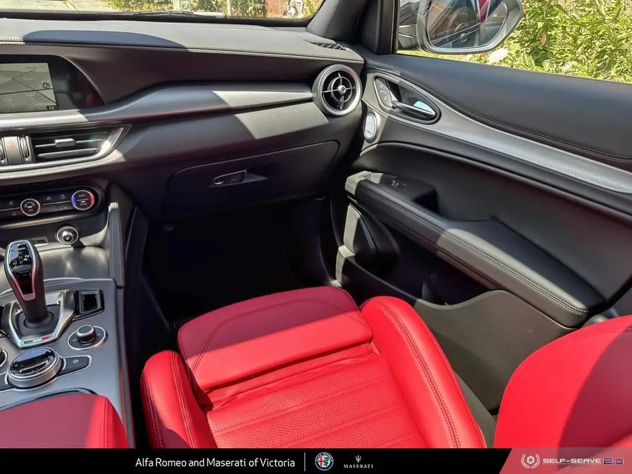 Alfa Romeo Stelvio снимка Alfa Romeo Stelvio
