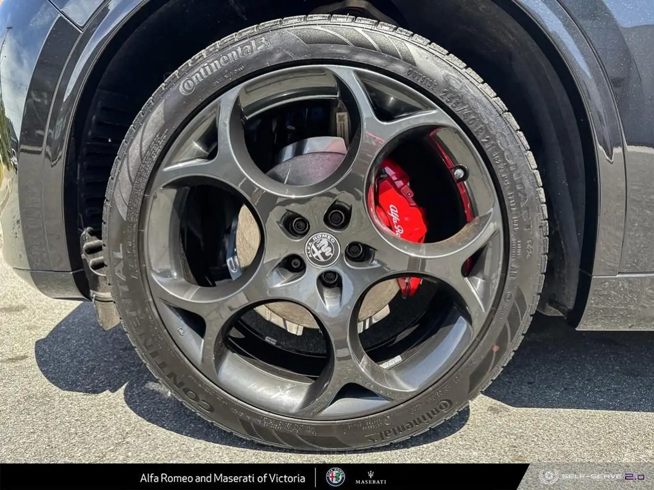 Alfa Romeo Stelvio снимка Alfa Romeo Stelvio