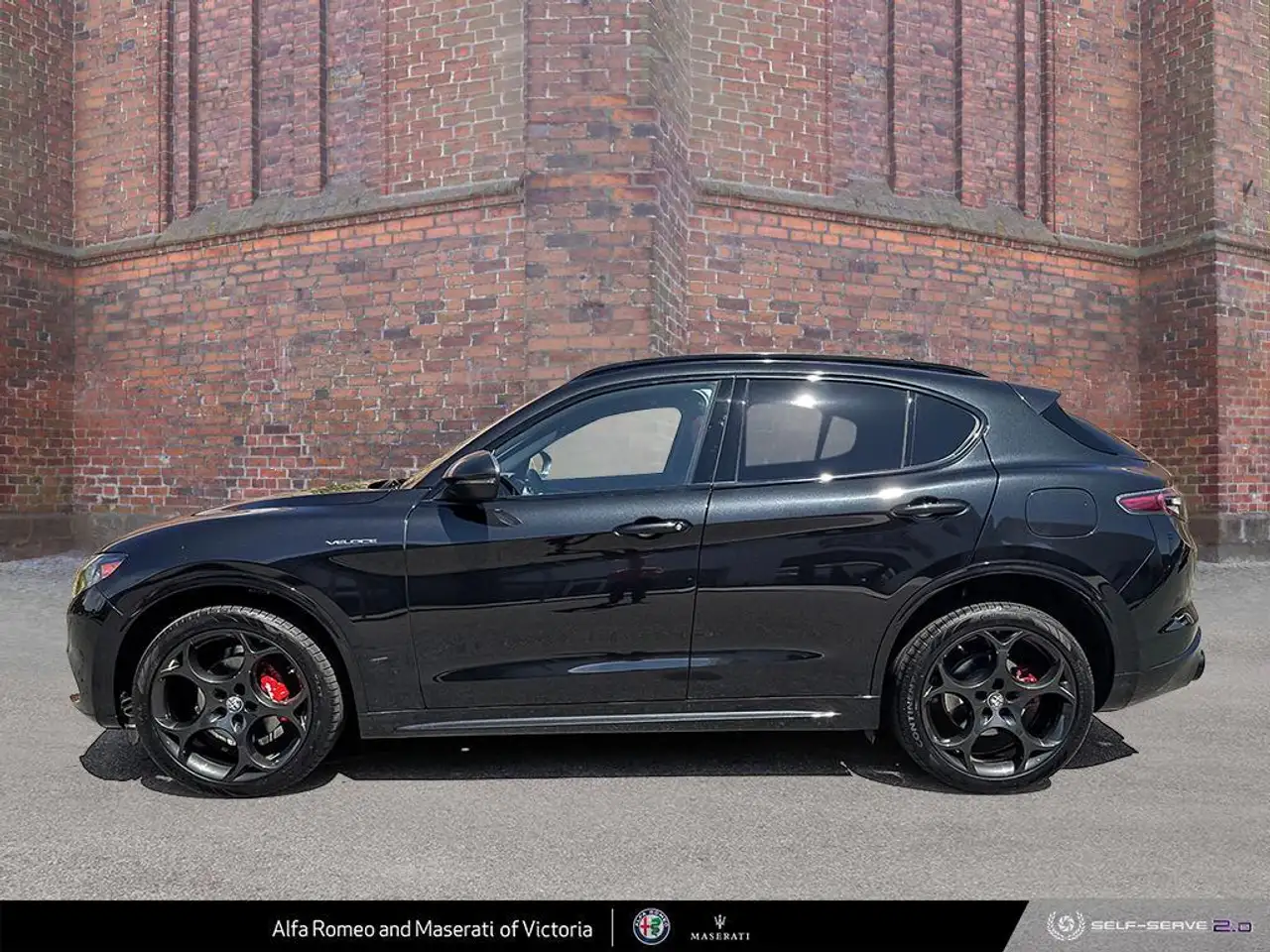 Alfa Romeo Stelvio снимка Alfa Romeo Stelvio