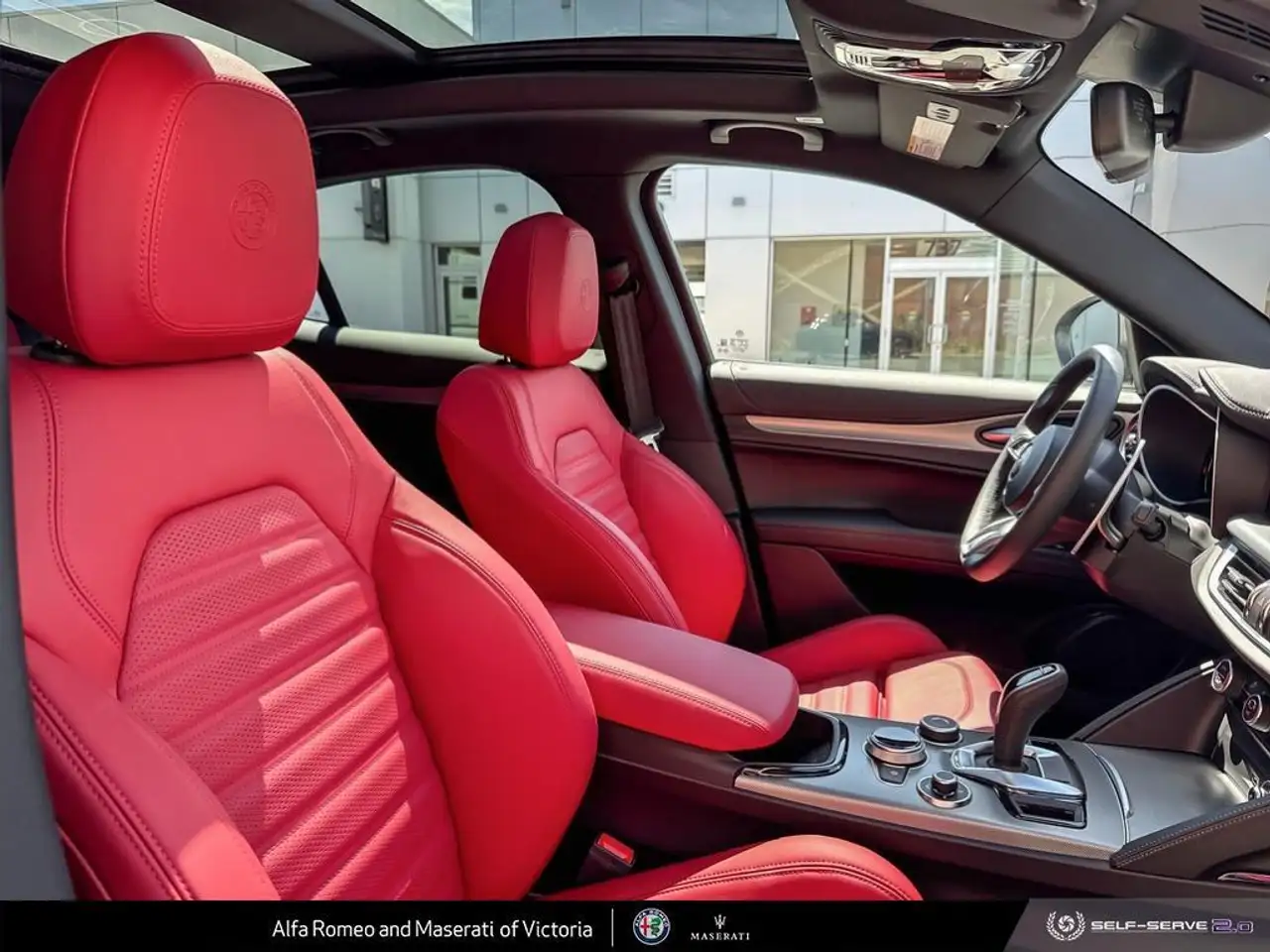 Alfa Romeo Stelvio снимка Alfa Romeo Stelvio