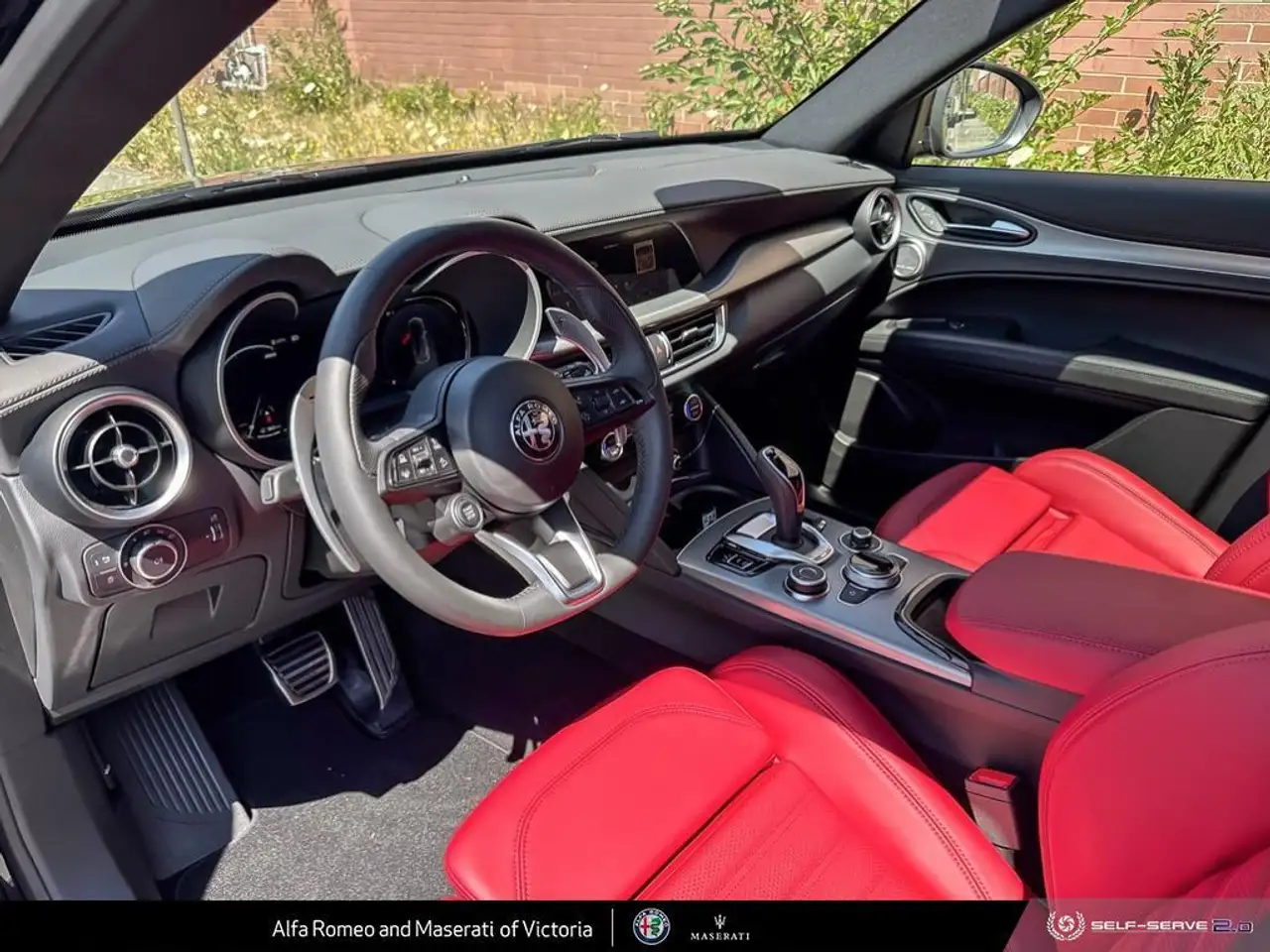 Alfa Romeo Stelvio снимка Alfa Romeo Stelvio
