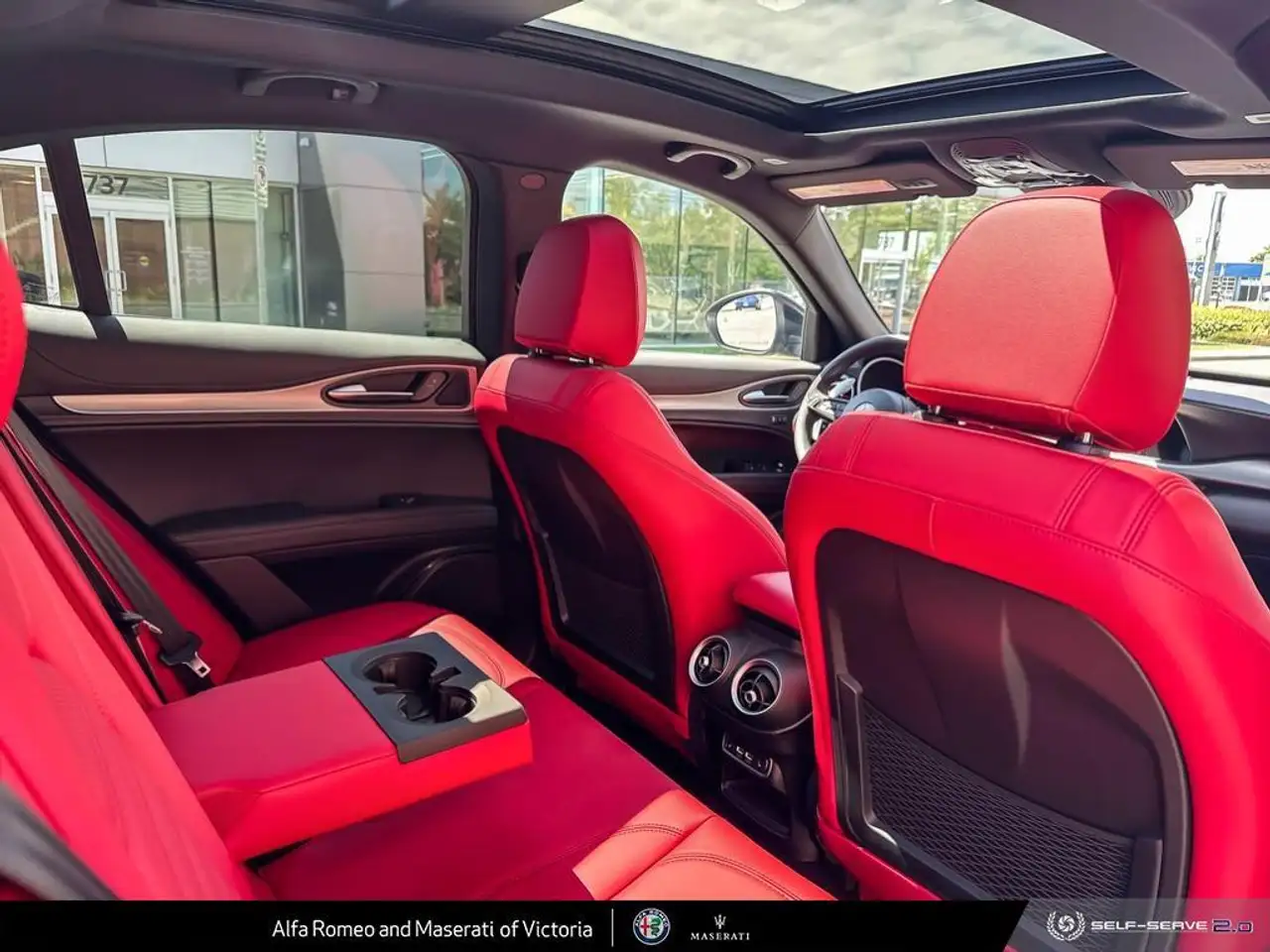 Alfa Romeo Stelvio снимка Alfa Romeo Stelvio