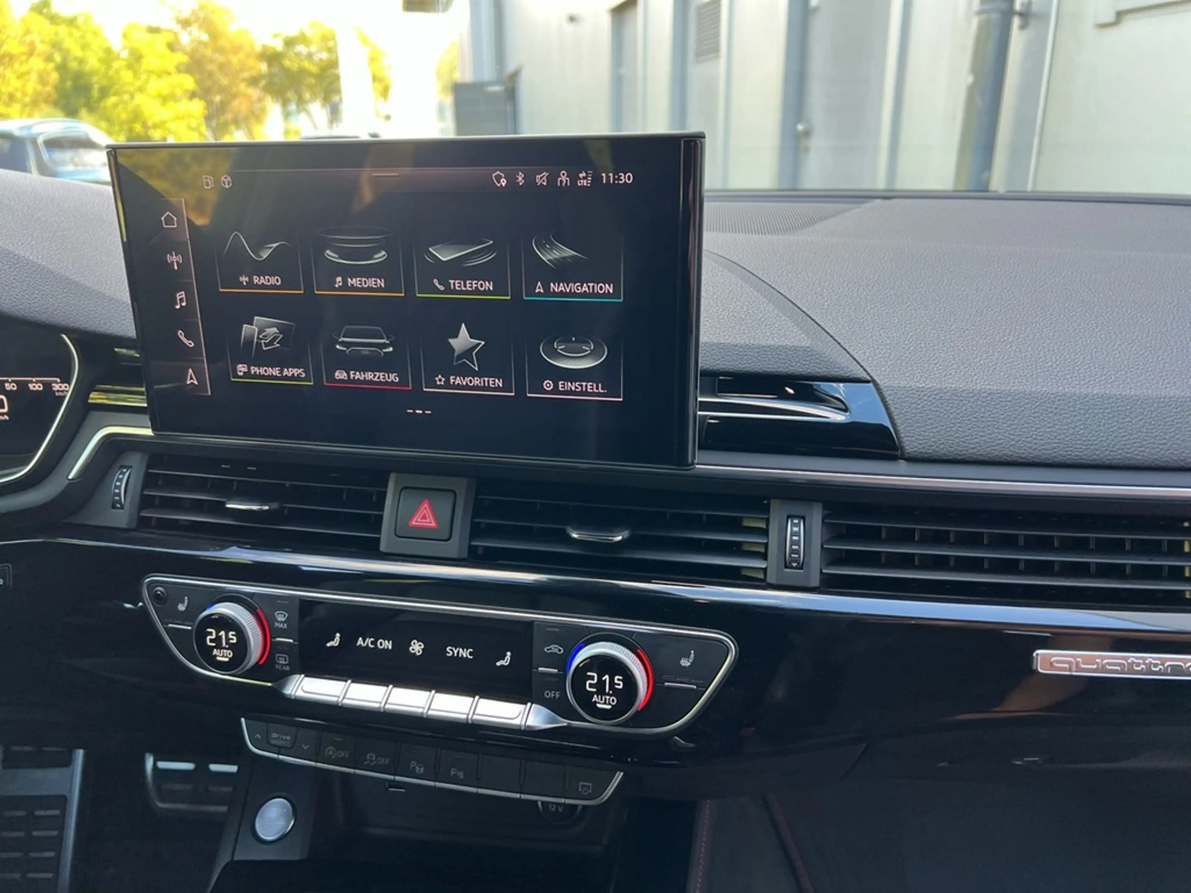 Audi A4 Avant S line 45 TFSI quattro S tronic *AHK* — photo 11
