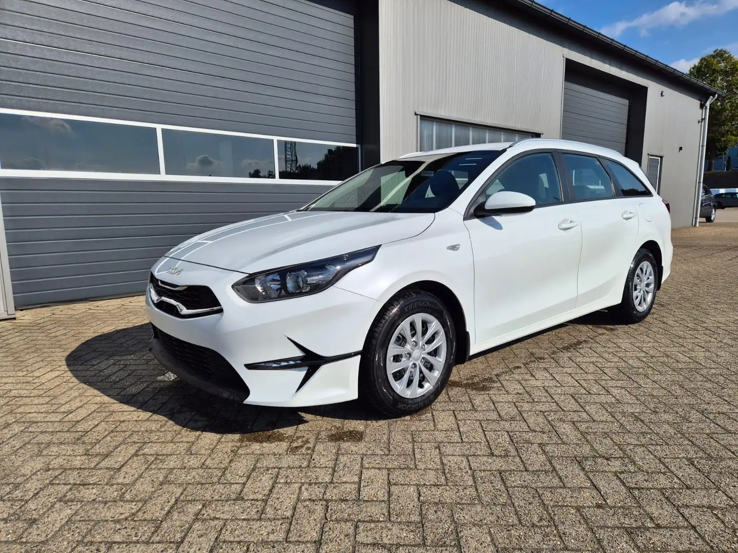 Kia Ceed / cee'd Sportswagon Vision 1.5 T-GDi 140PS Automatik Klima Blanc - 1