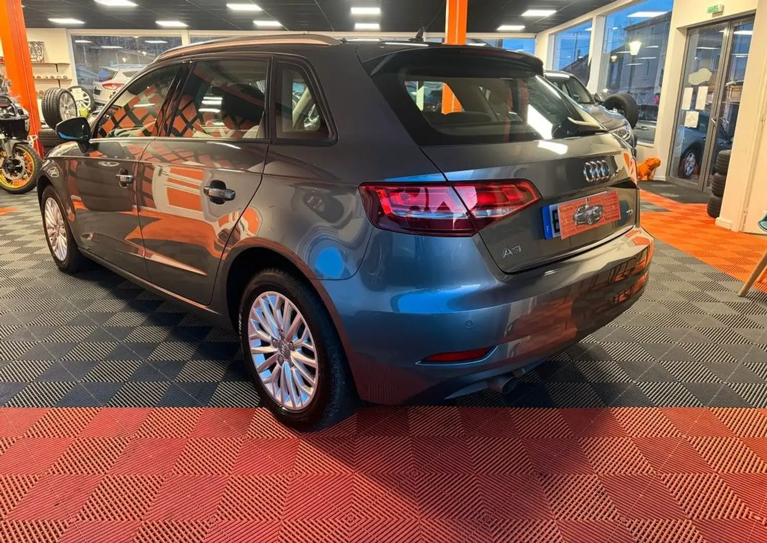 Audi A3 (8V2) Pack Ambiente 1.6 TDI 110 cv Garantie 12 Mois - 2