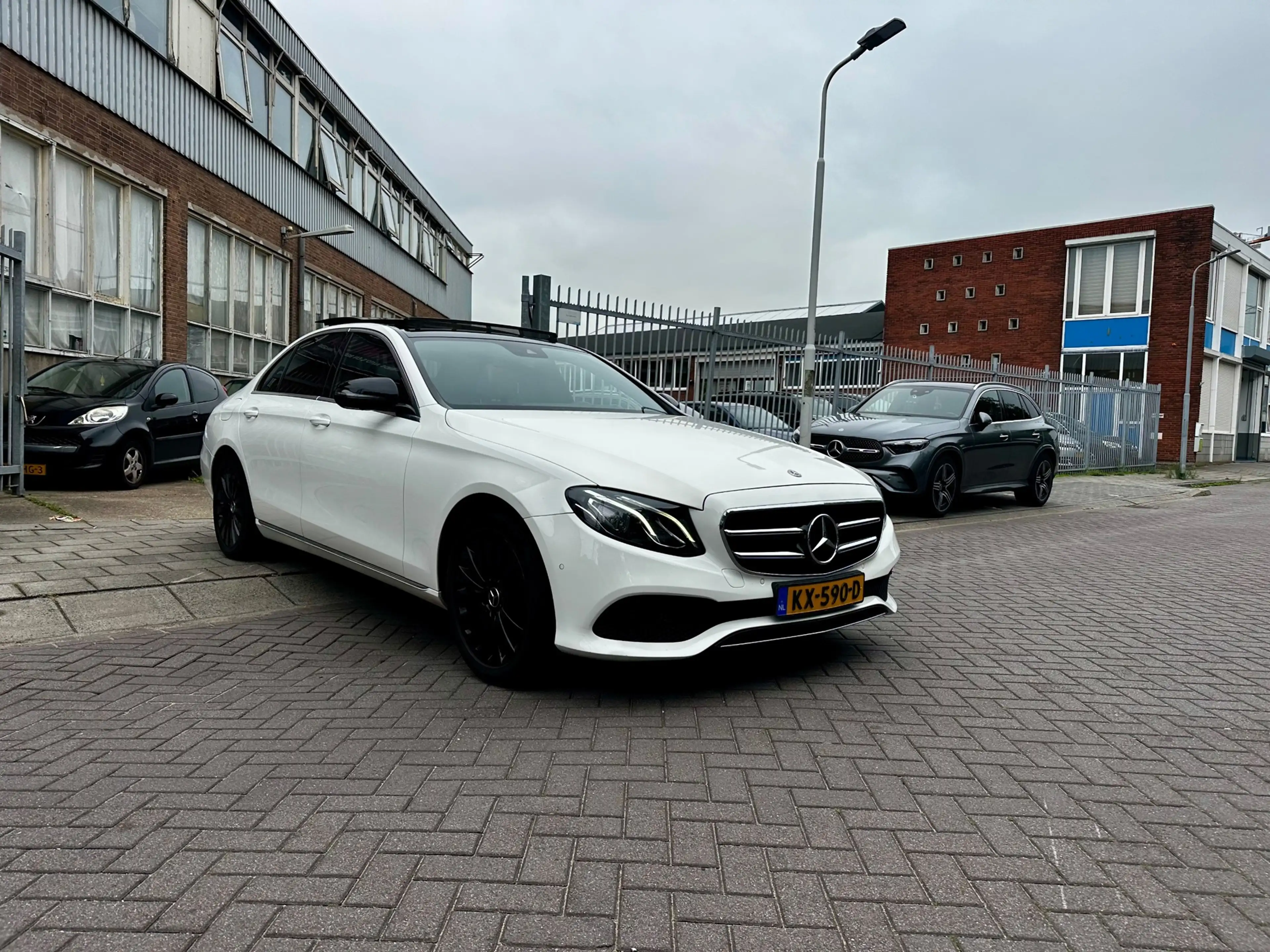 Mercedes-Benz E 350 e Lease Edition — photo 7