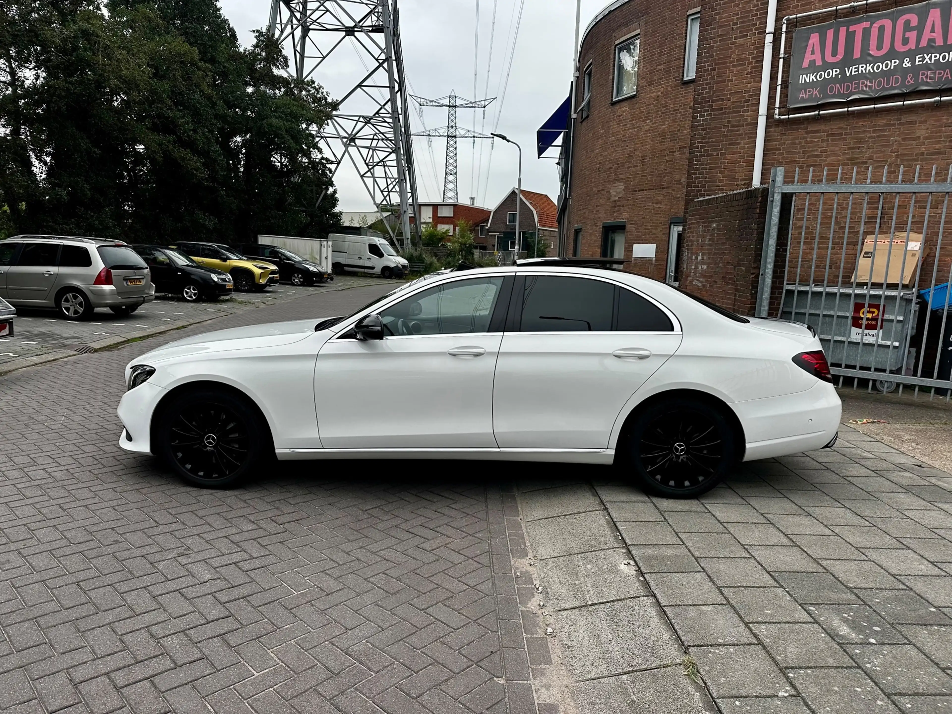 Mercedes-Benz E 350 e Lease Edition — photo 2
