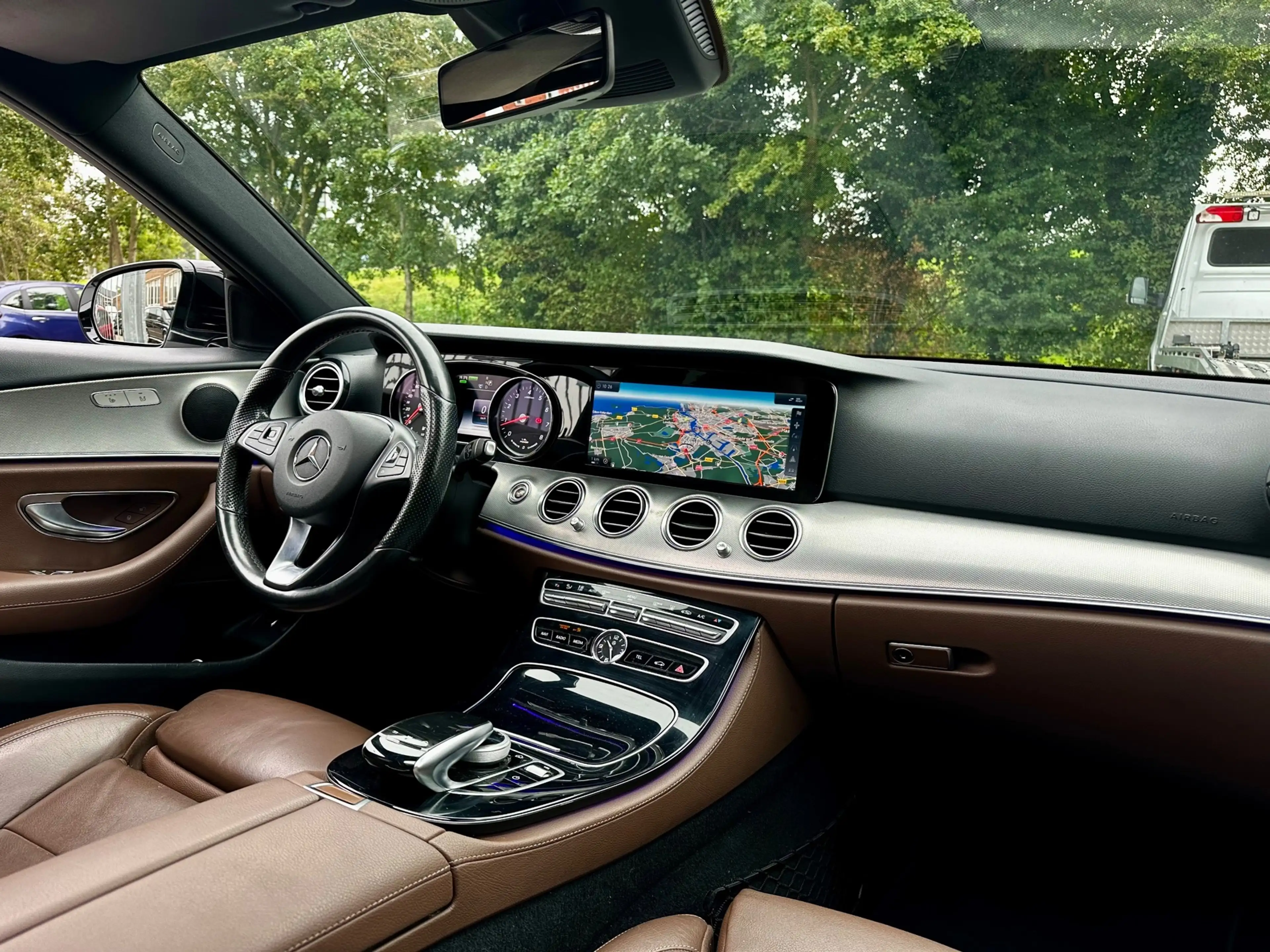 Mercedes-Benz E 350 e Lease Edition — photo 11