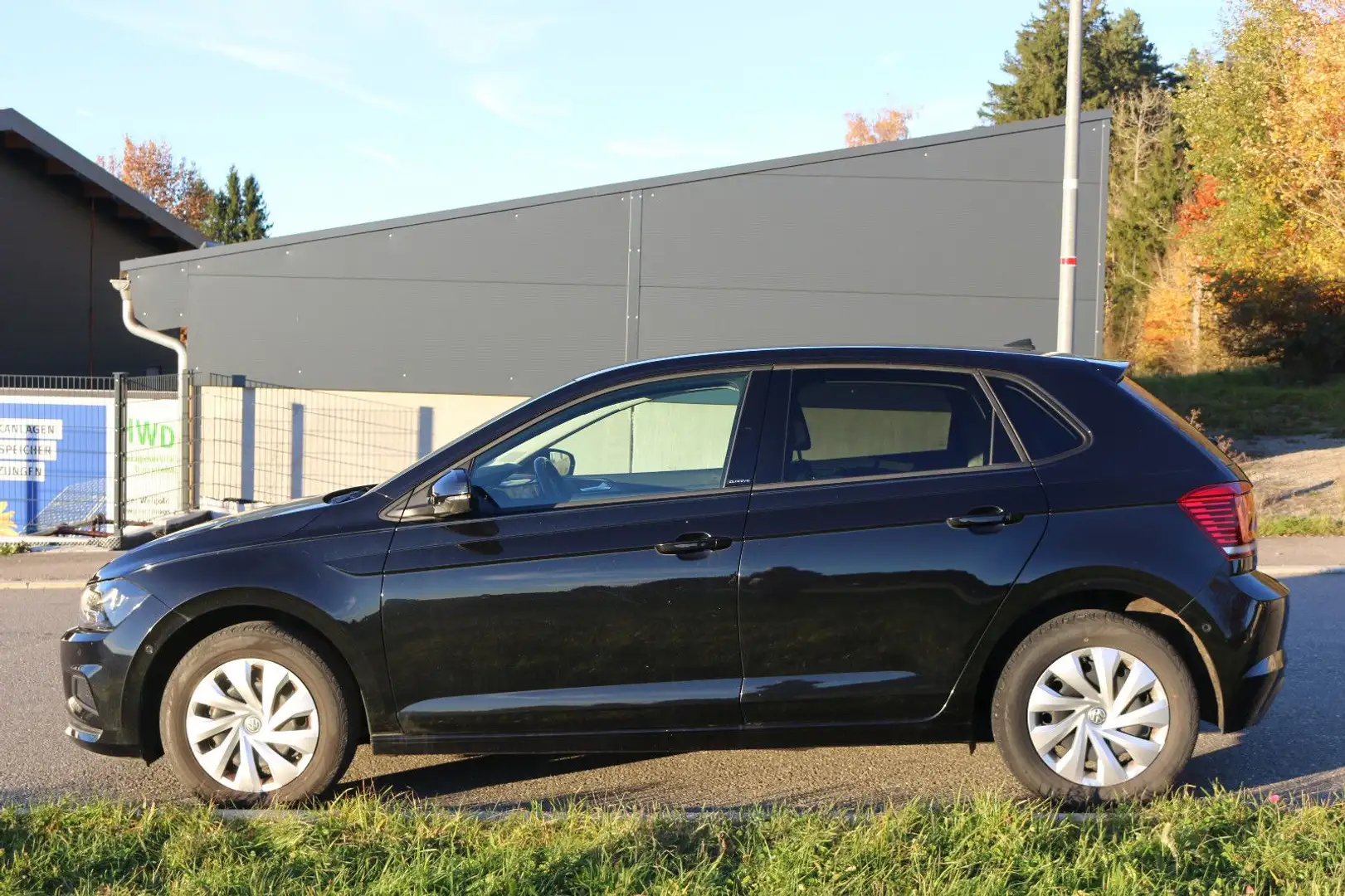 Volkswagen Polo VI IQ.DRIVE Noir - 1