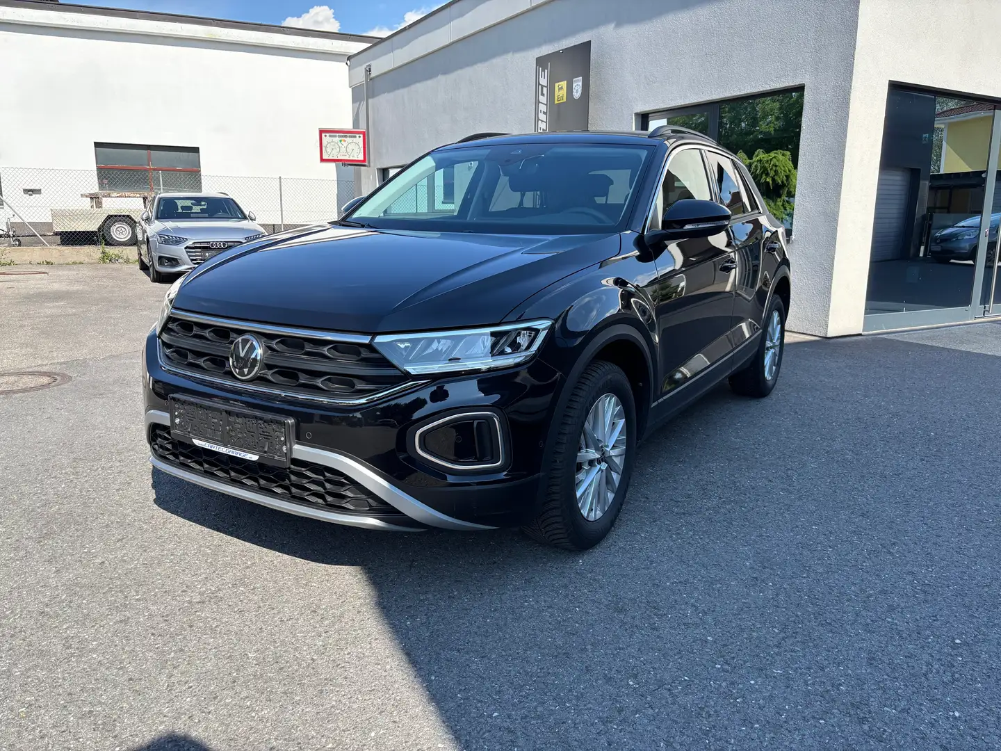 Volkswagen T-Roc Life Schwarz - 1