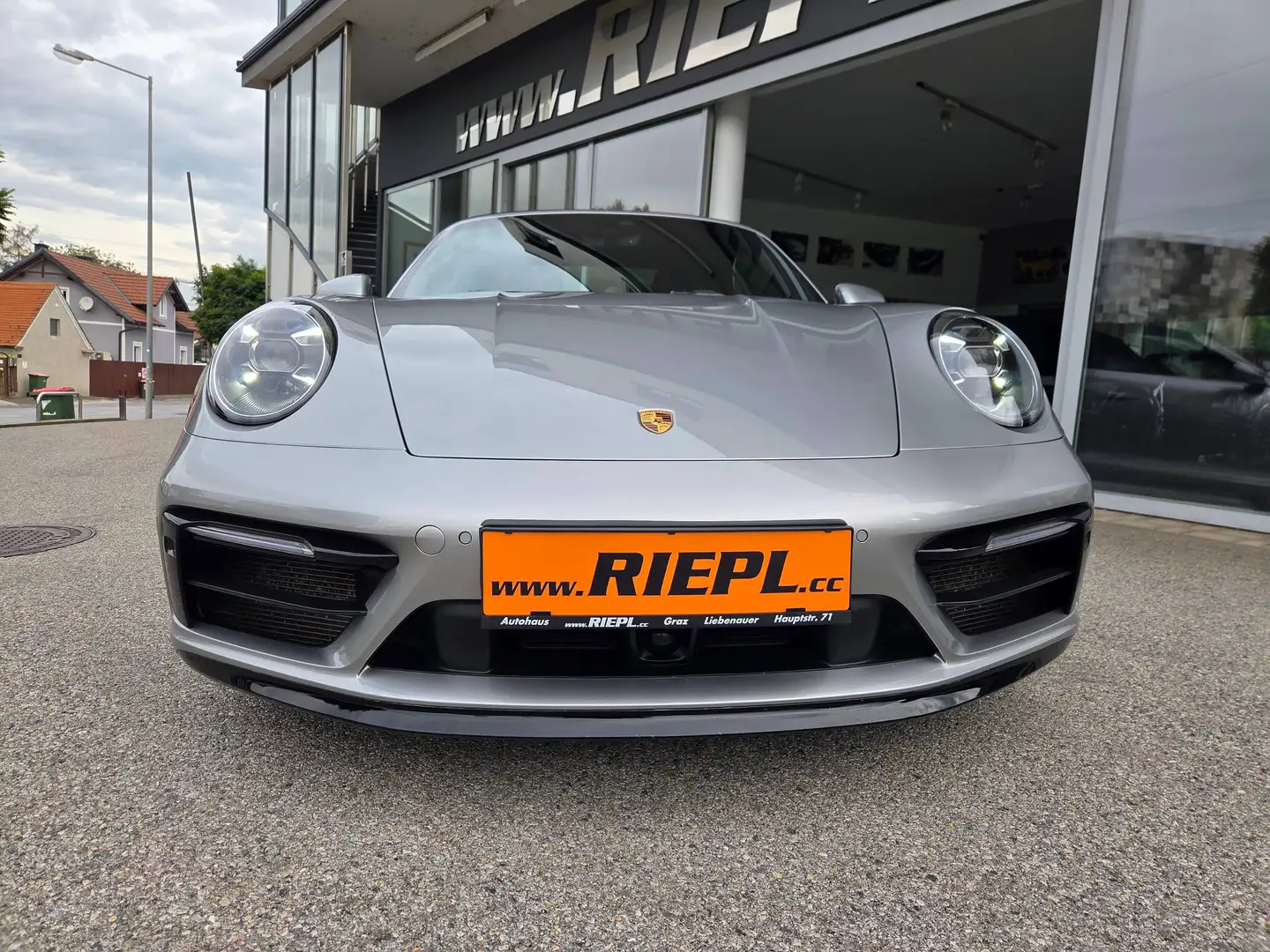 Porsche 992 Carrera S Cabrio Sport Design 18 Wege Matrix Bose ACC Kamera Approved Silber - 2