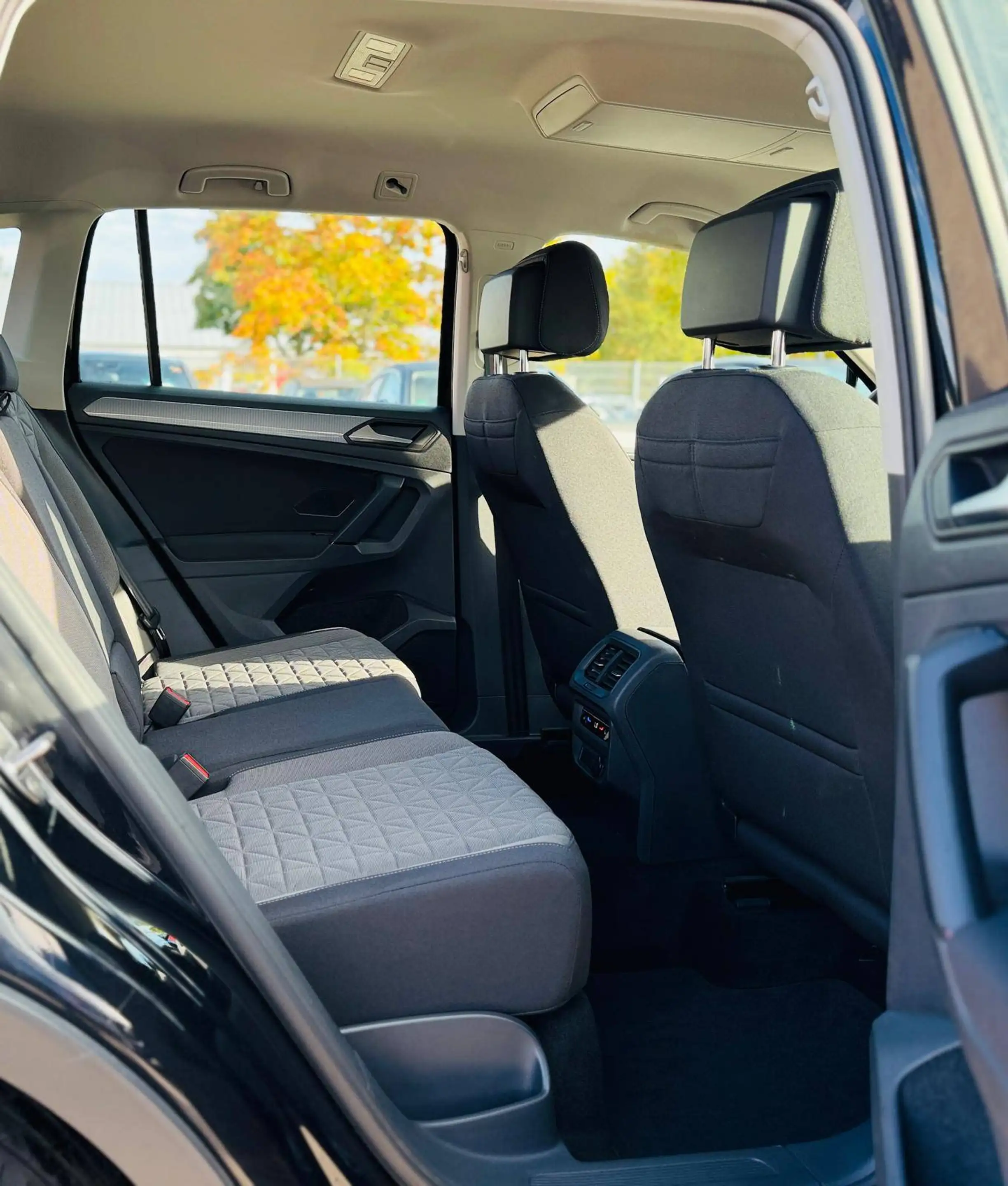 Volkswagen Tiguan 2.0 Life AHK TÜV & Service neu Garantie Finanzierung möglich — photo 8