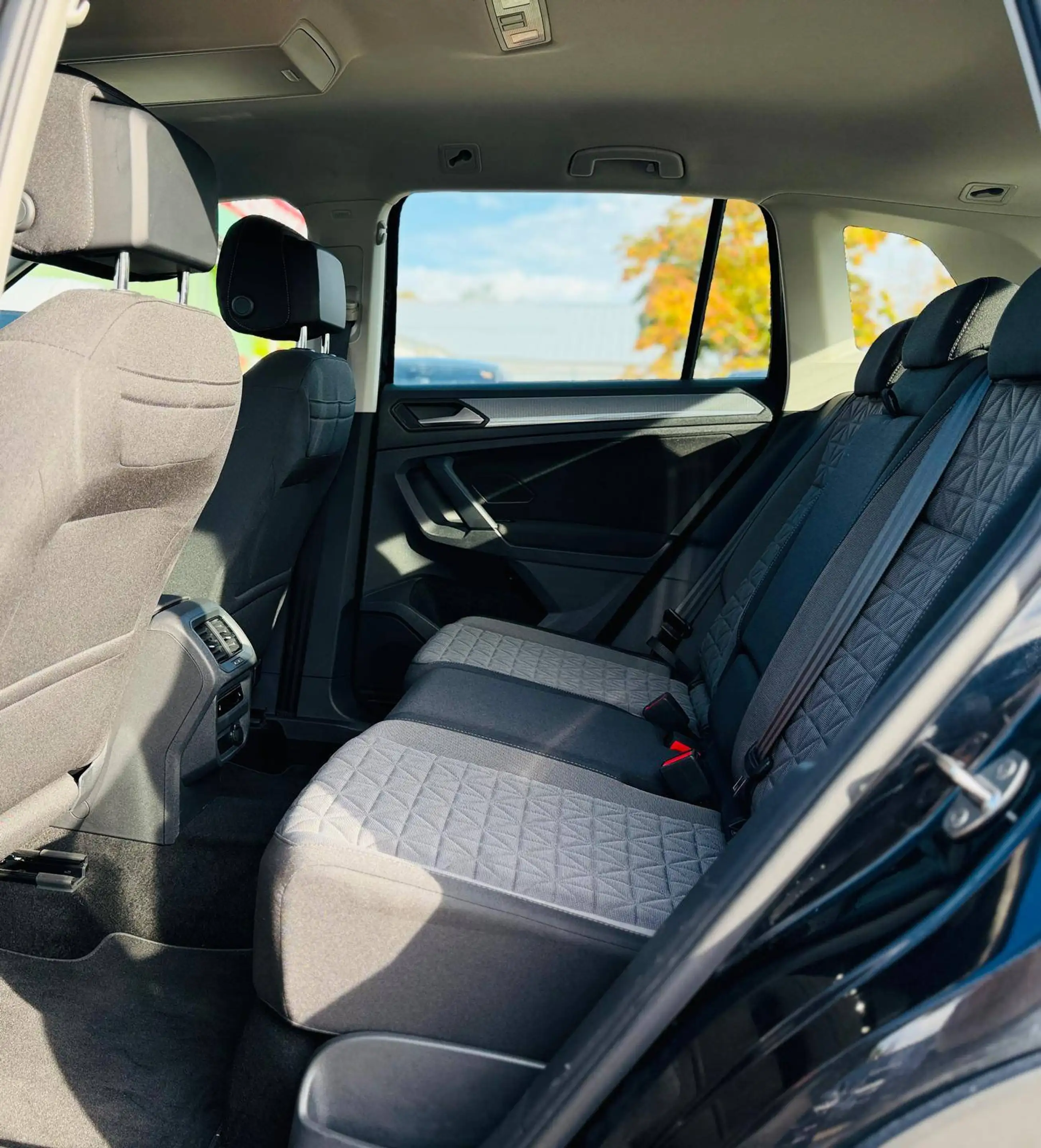 Volkswagen Tiguan 2.0 Life AHK TÜV & Service neu Garantie Finanzierung möglich — photo 6