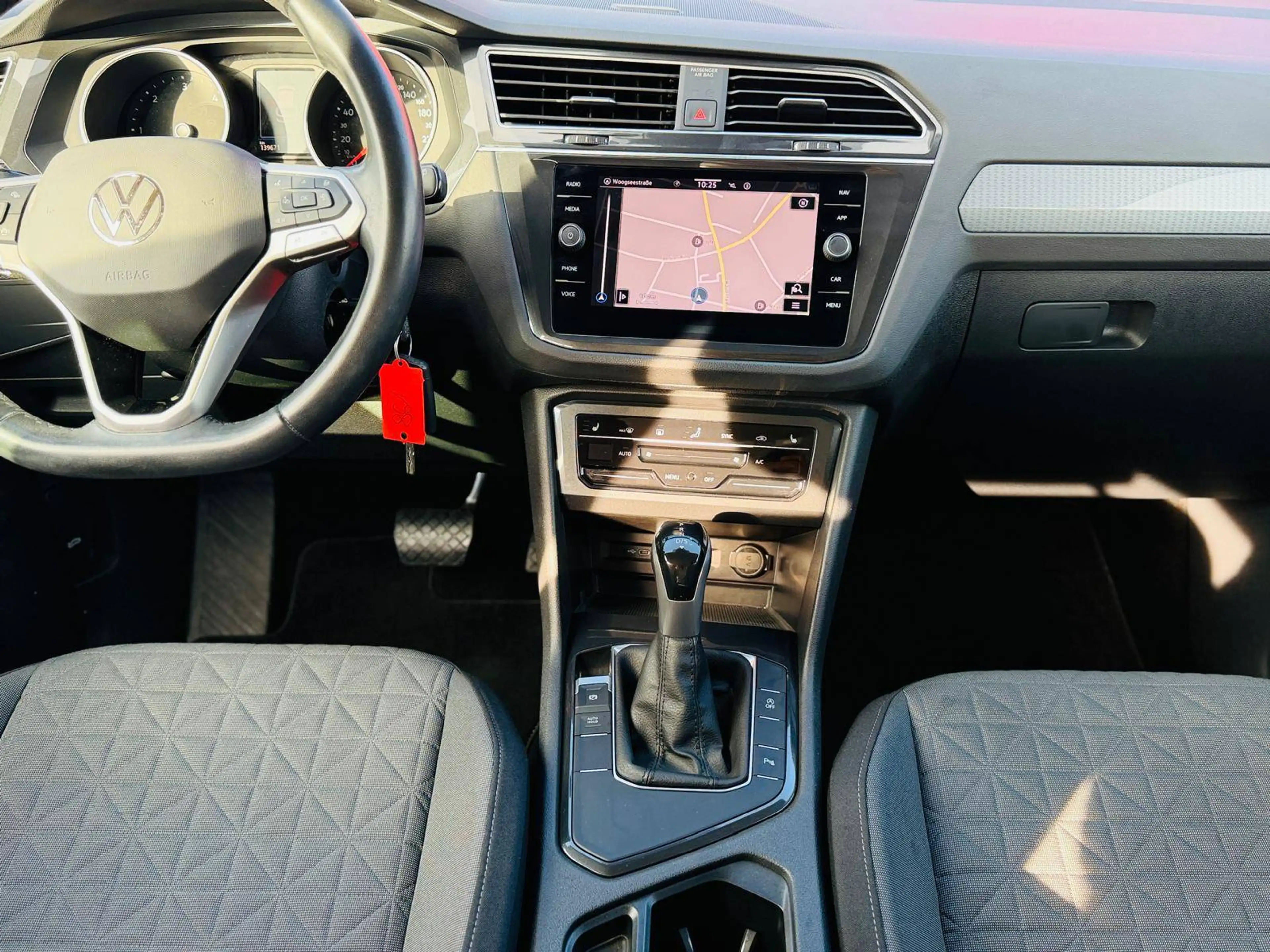 Volkswagen Tiguan 2.0 Life AHK TÜV & Service neu Garantie Finanzierung möglich — photo 7