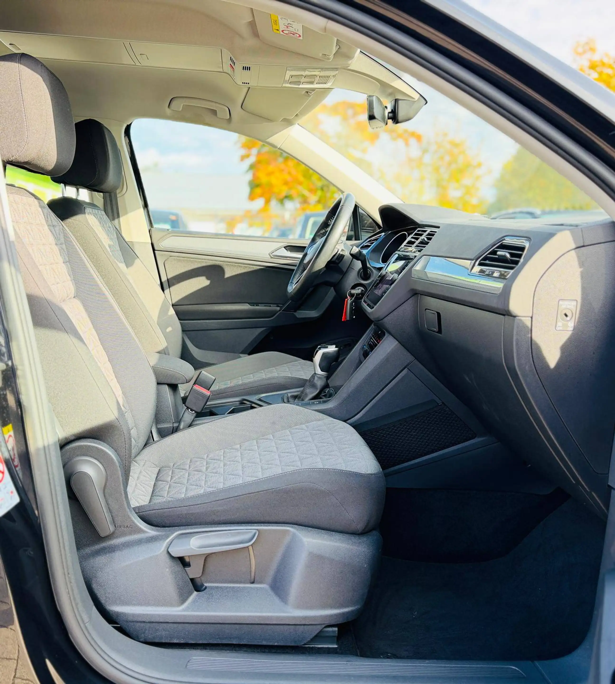 Volkswagen Tiguan 2.0 Life AHK TÜV & Service neu Garantie Finanzierung möglich — photo 9