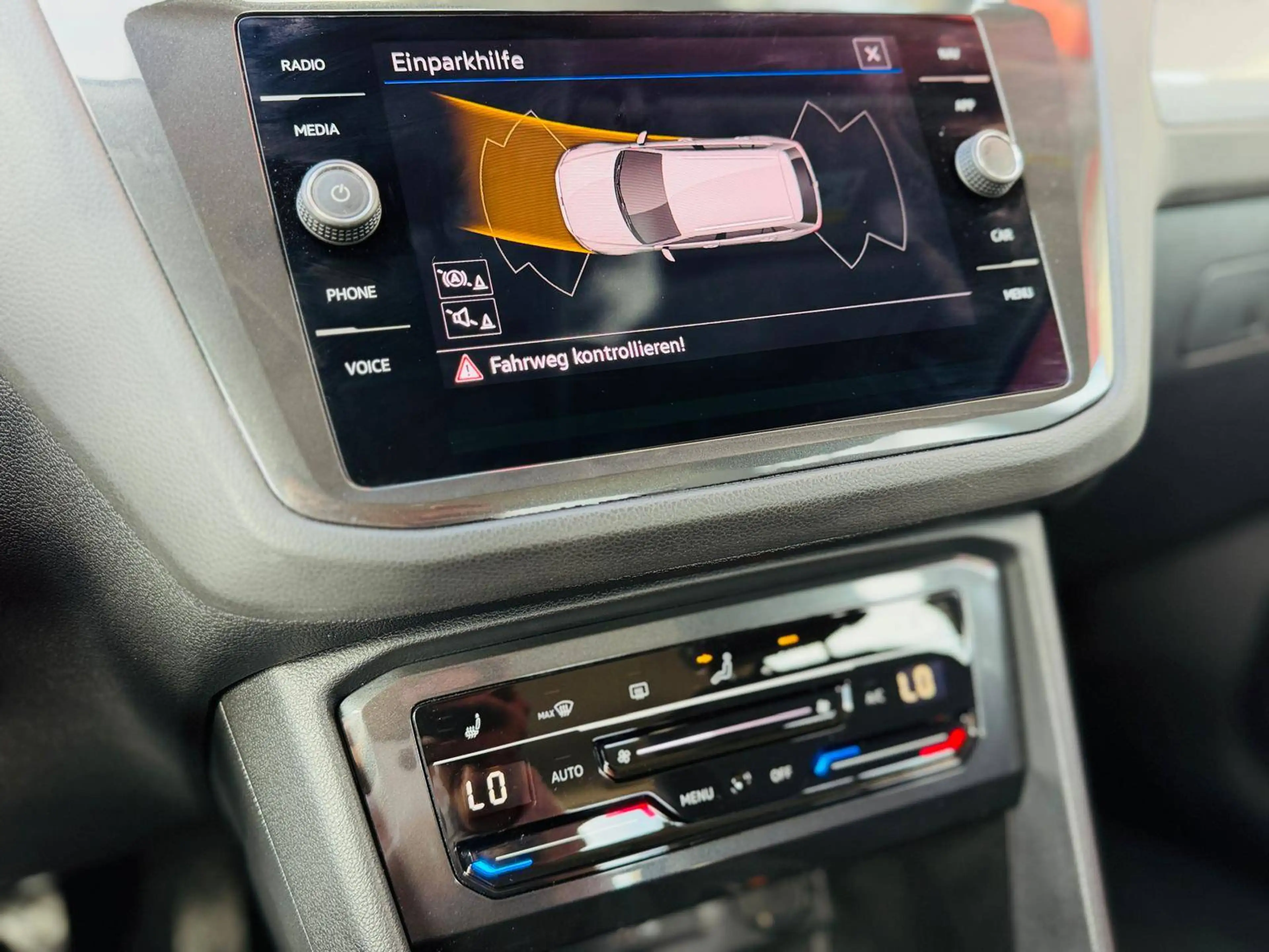Volkswagen Tiguan 2.0 Life AHK TÜV & Service neu Garantie Finanzierung möglich — photo 12