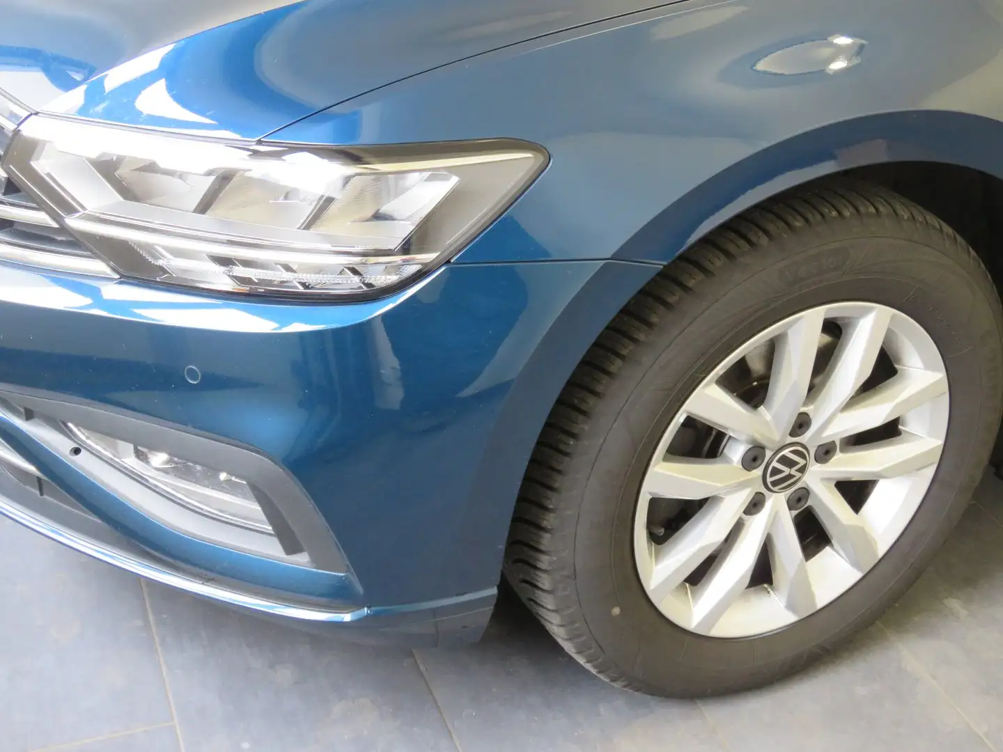 Volkswagen Passat Variant Business TDI SCR DSG Blau - 2
