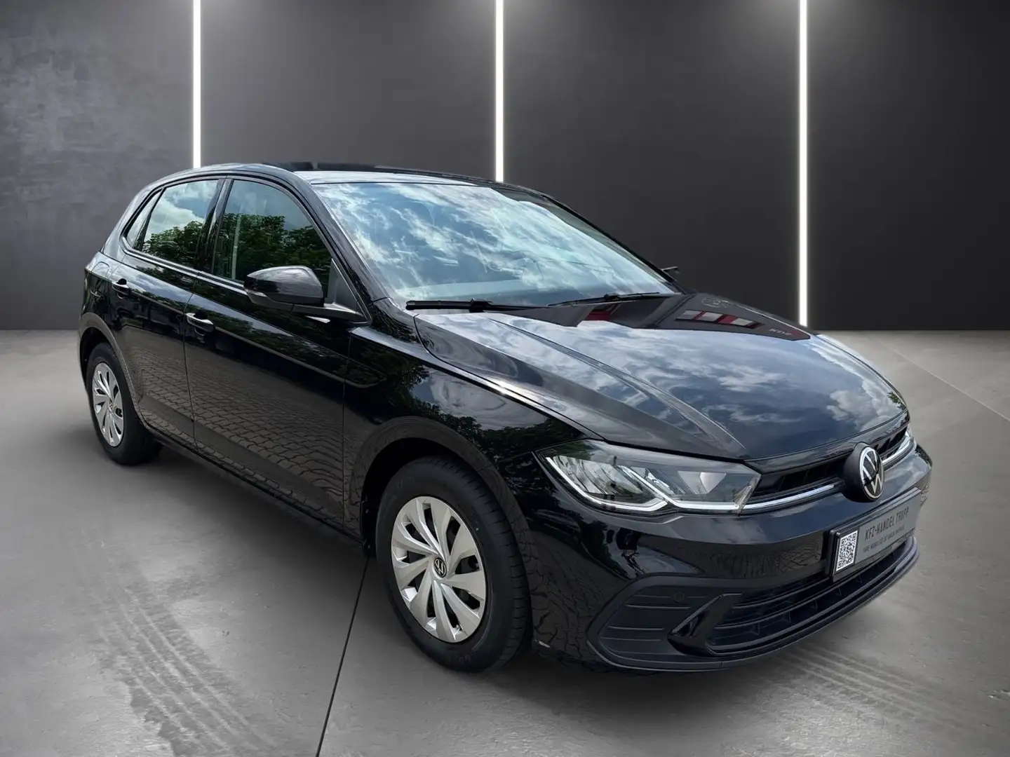 Volkswagen Polo VI Life 1.0  SHZ LED Klima PDC Navi Noir - 2