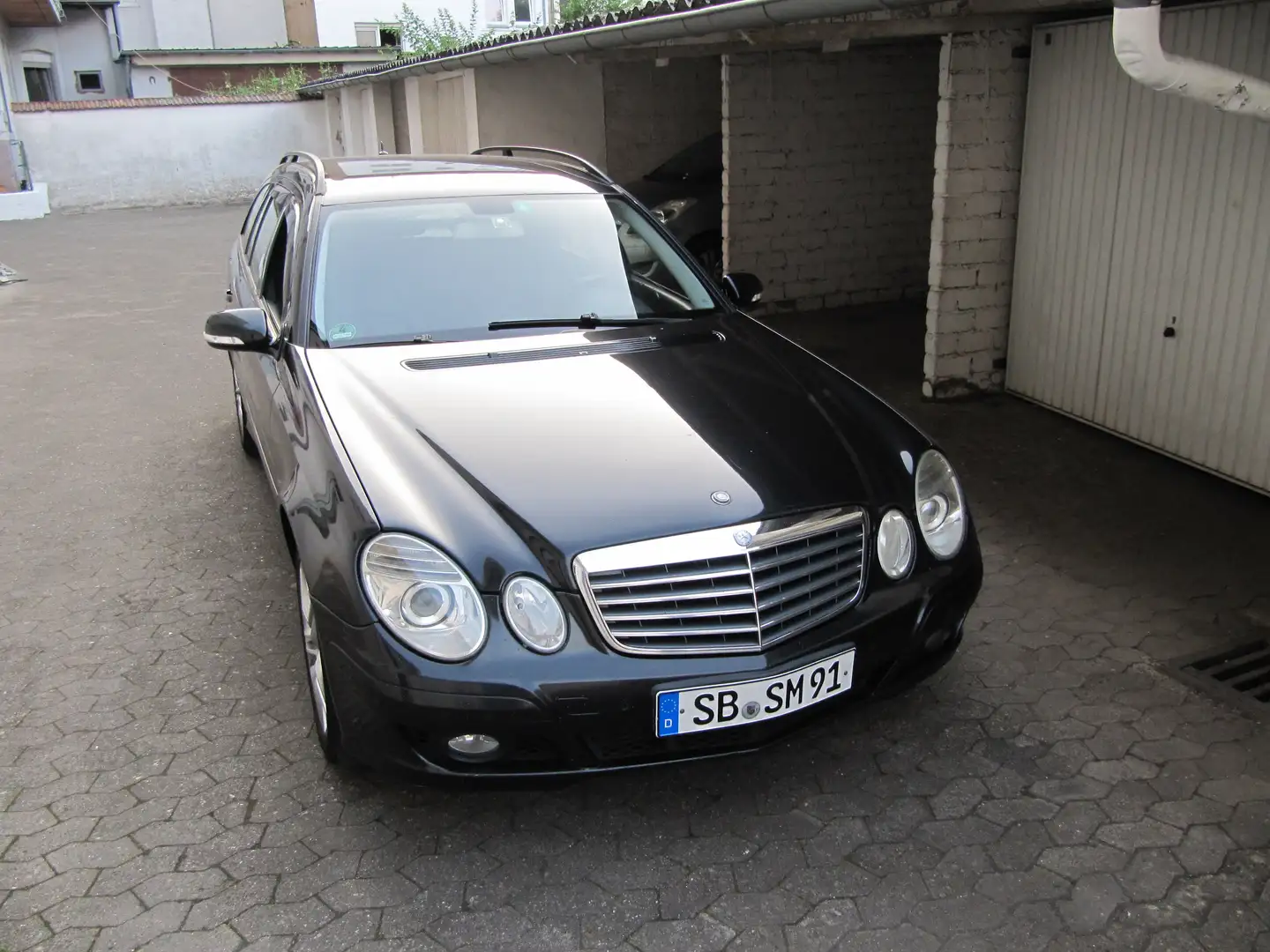 Mercedes-Benz E 220 Avantgarde DPF Business EDITION Bleu - 1