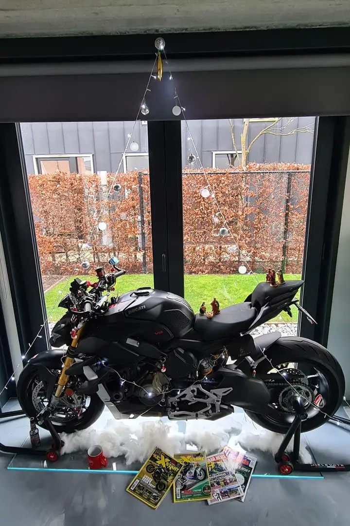 Ducati Streetfighter SV4 met +5000 euro accessoires, perfect Noir - 2