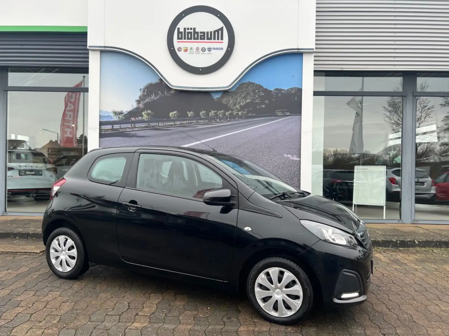 Peugeot 108 Active 1.0 VTI 3 Türer Klima Bluetooth uvm. Schwarz - 1