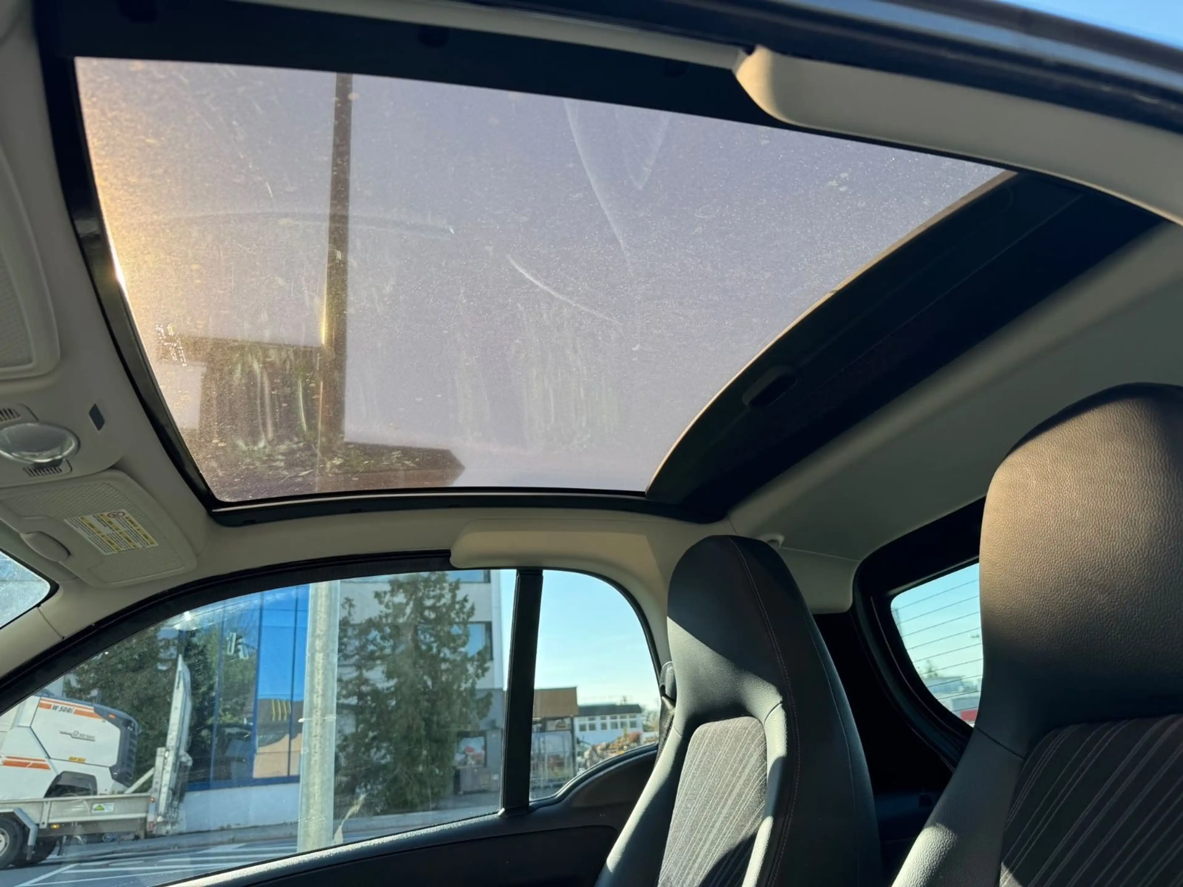 smart forTwo coupe Pure 62 kW / Klima / Panoramadach — photo 15