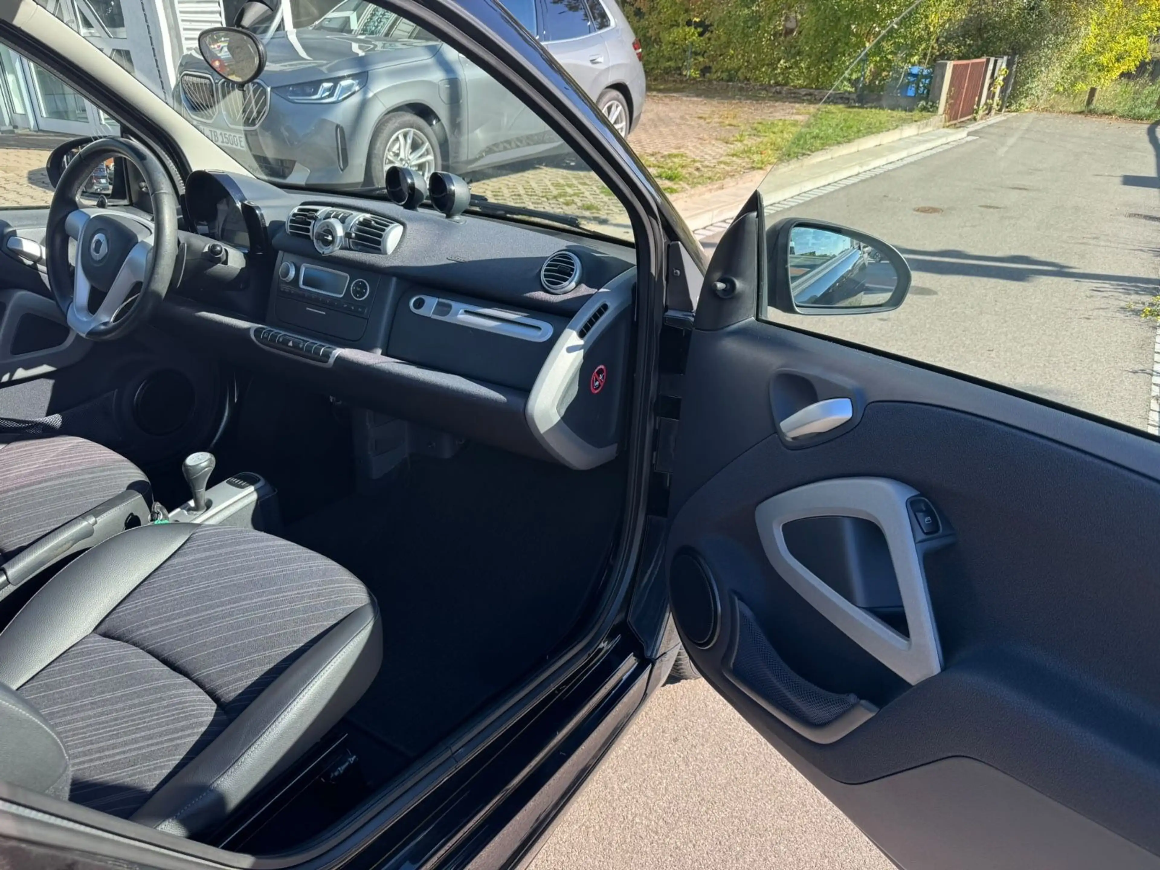 smart forTwo coupe Pure 62 kW / Klima / Panoramadach — photo 11