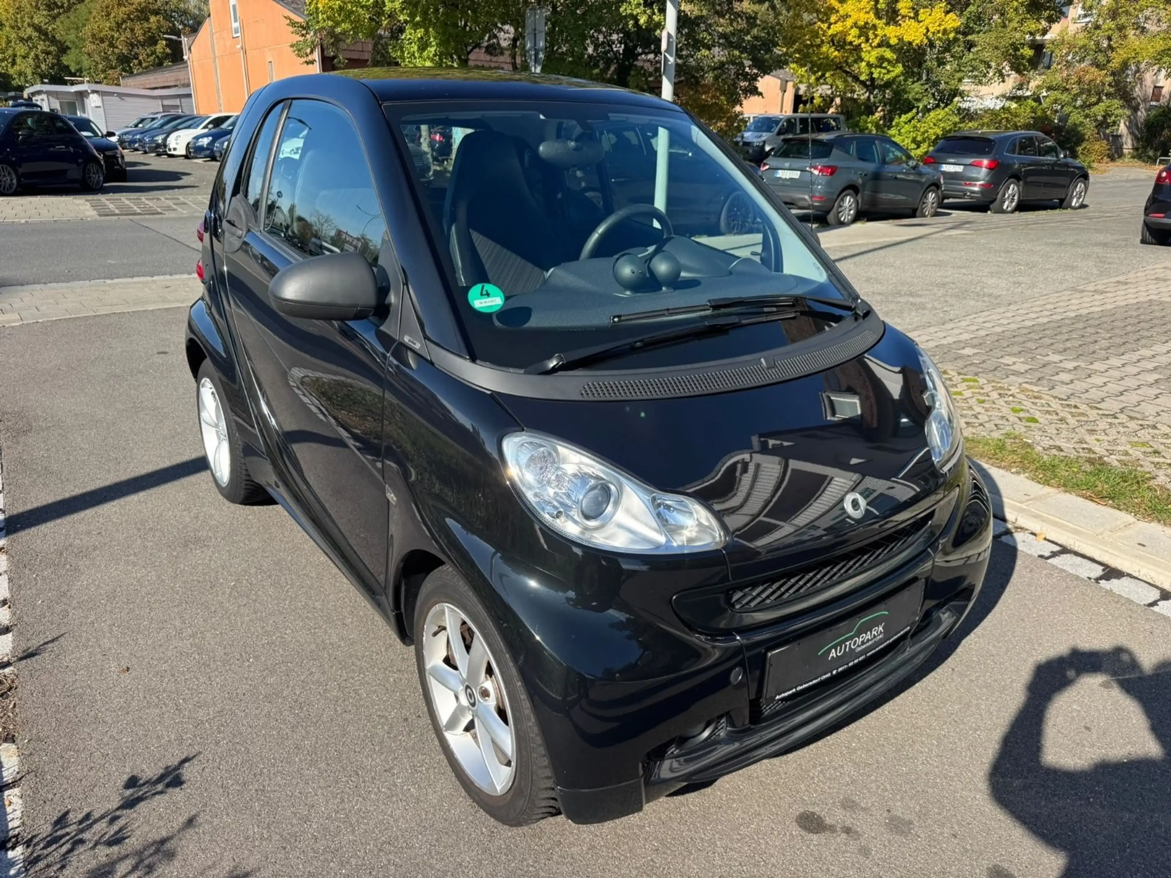 smart forTwo coupe Pure 62 kW / Klima / Panoramadach — photo 2