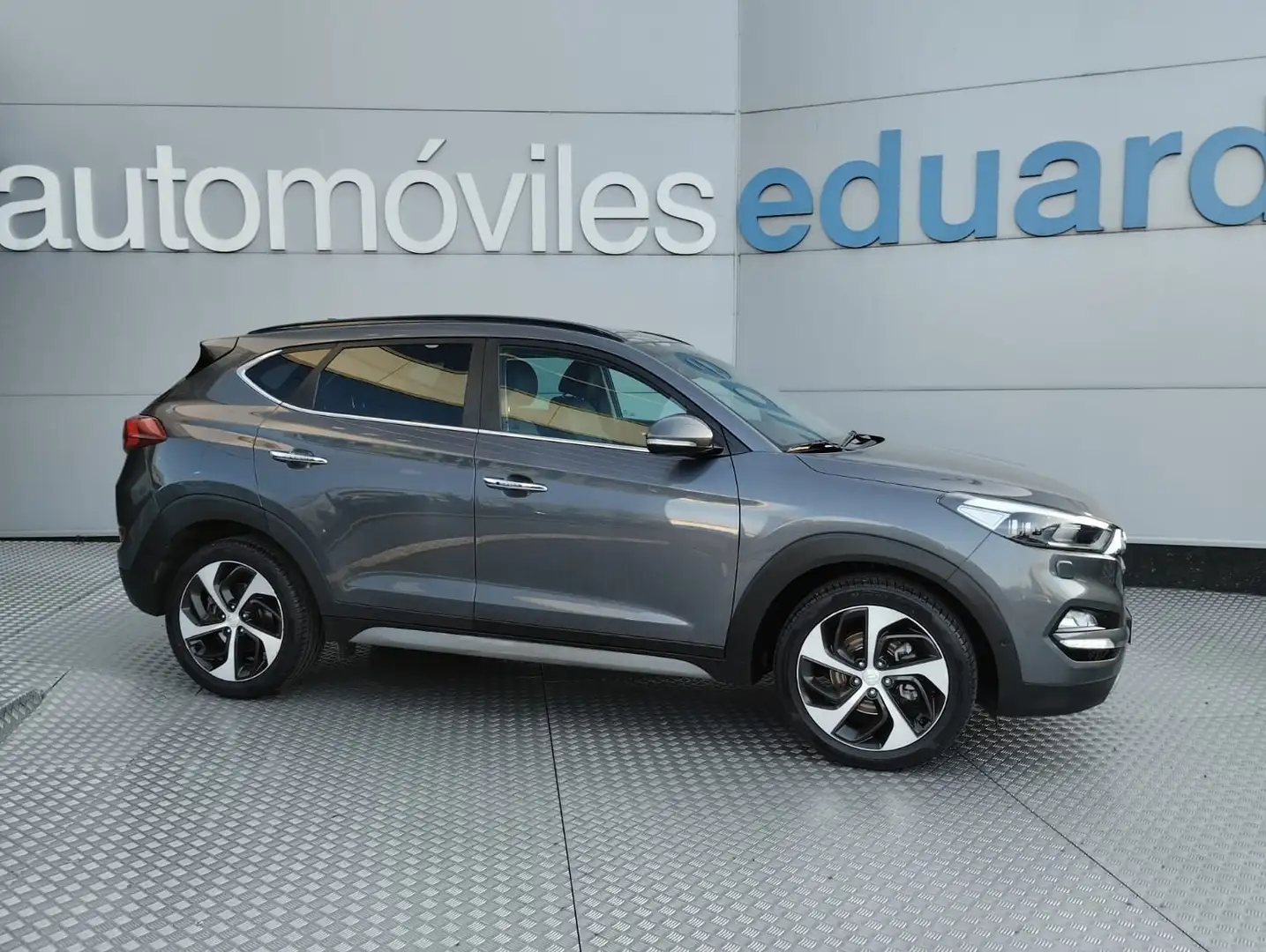 Hyundai TUCSON 1.6 TGDI Style 4x4 DT 176 Gris - 1
